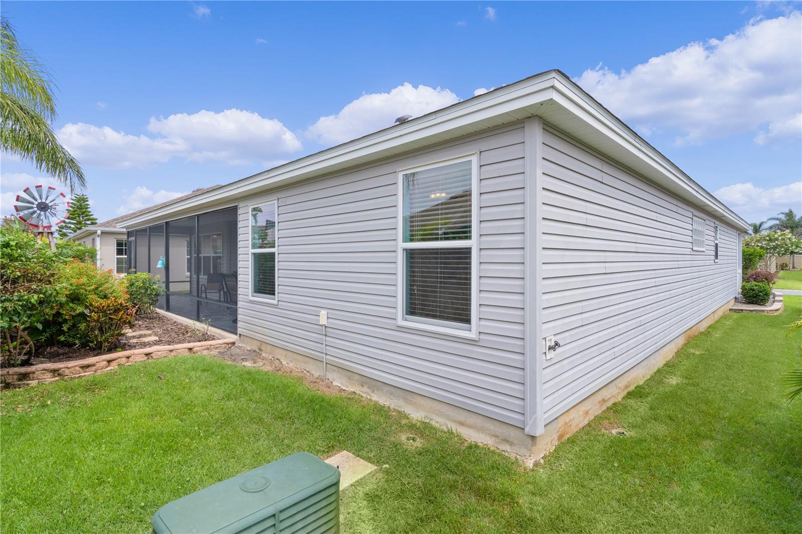 Listing photo id 30 for 3978 Nottingham Loop