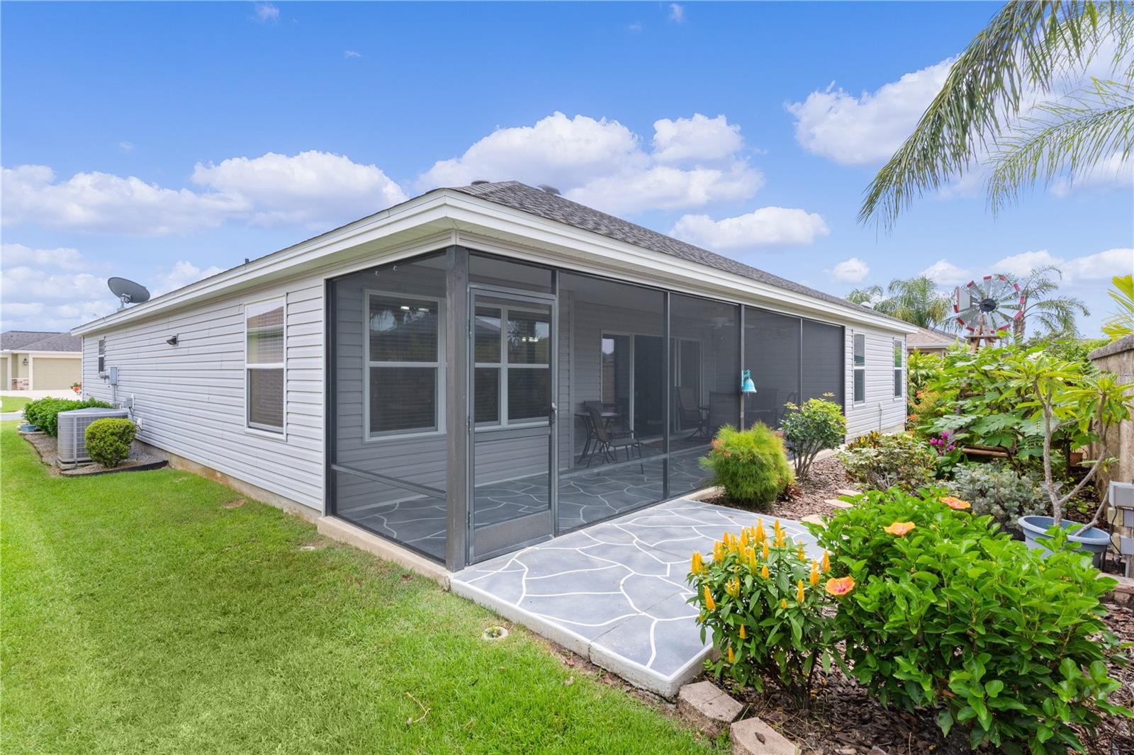 Listing photo id 31 for 3978 Nottingham Loop