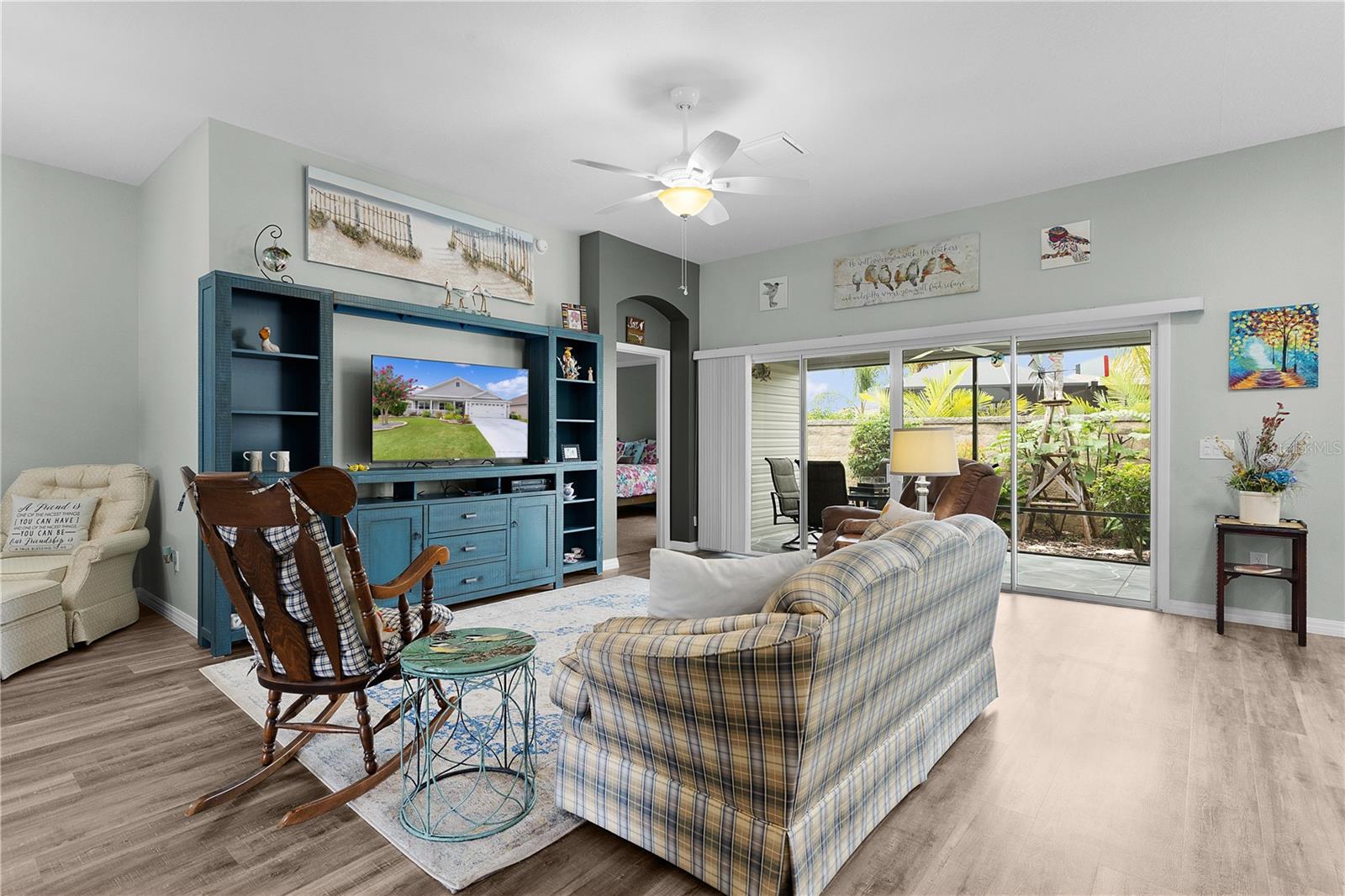 Listing photo id 4 for 3978 Nottingham Loop