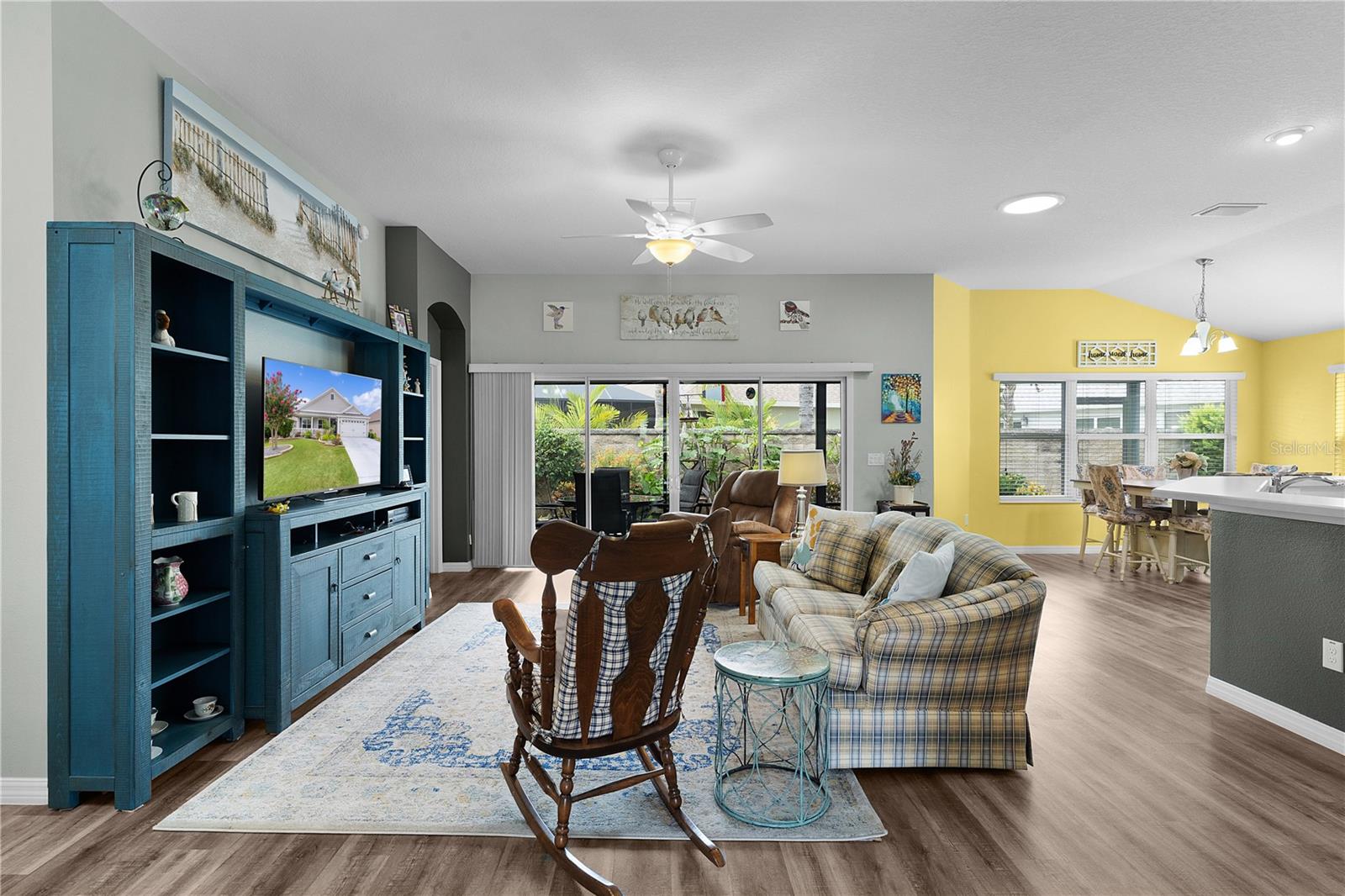 Listing photo id 5 for 3978 Nottingham Loop