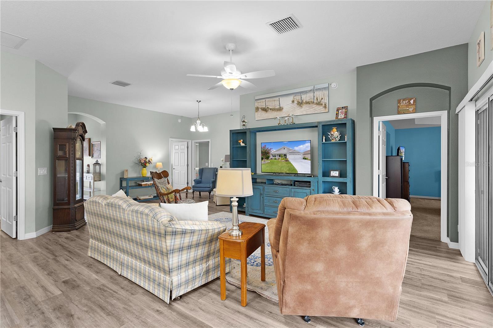 Listing photo id 6 for 3978 Nottingham Loop