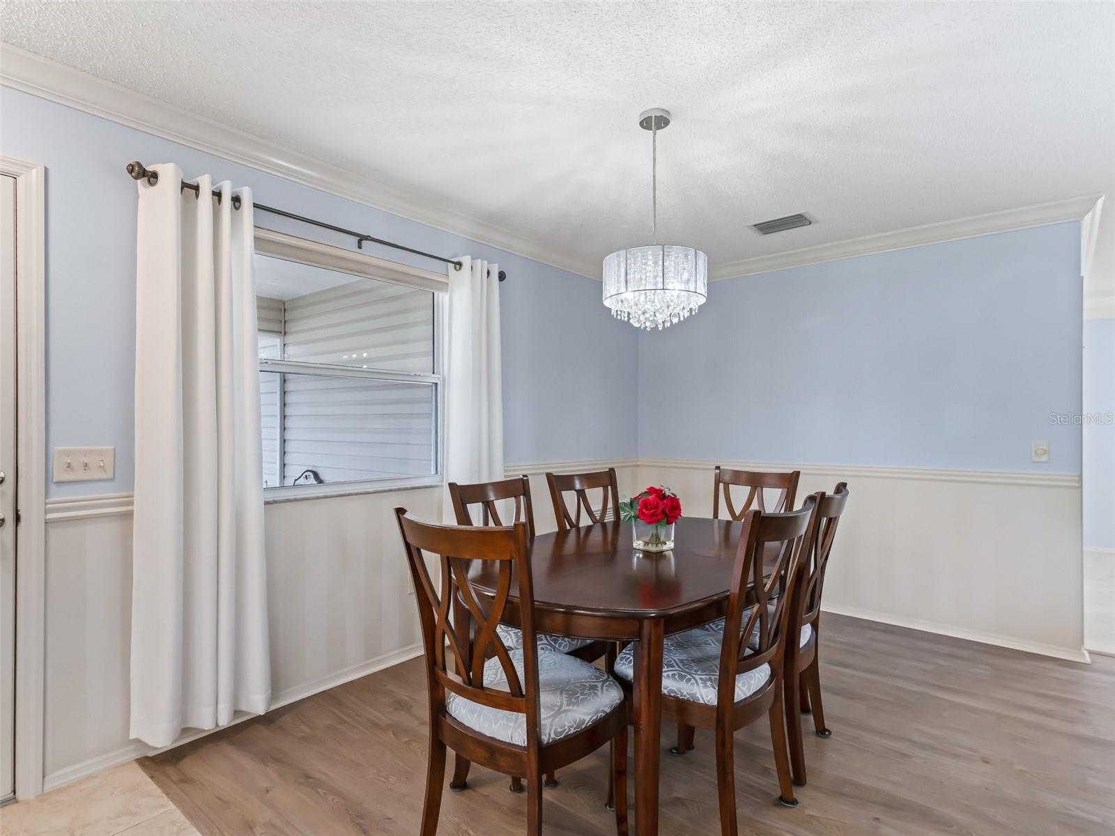 Image 11 of 47 For 17461 82nd Albemarle Avenue