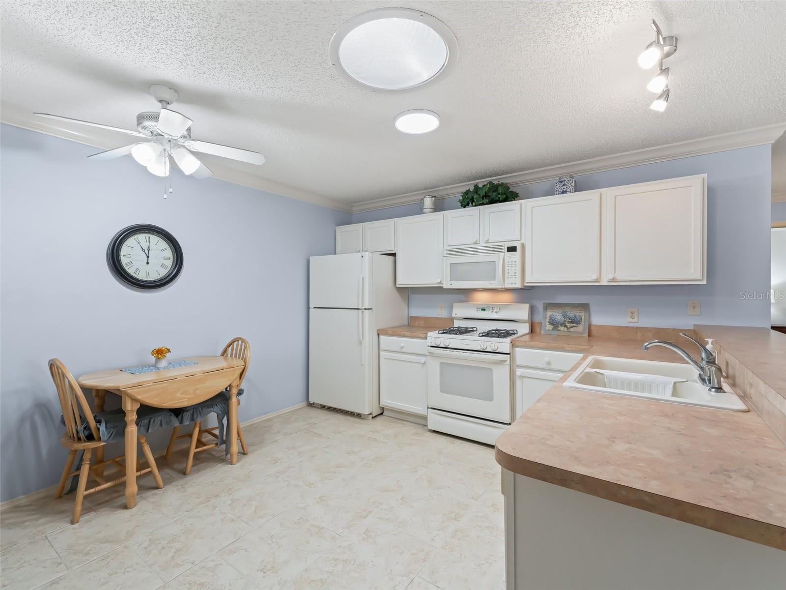 Image 20 of 47 For 17461 82nd Albemarle Avenue