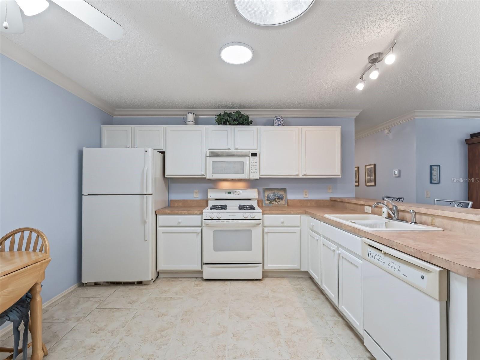Image 21 of 47 For 17461 82nd Albemarle Avenue