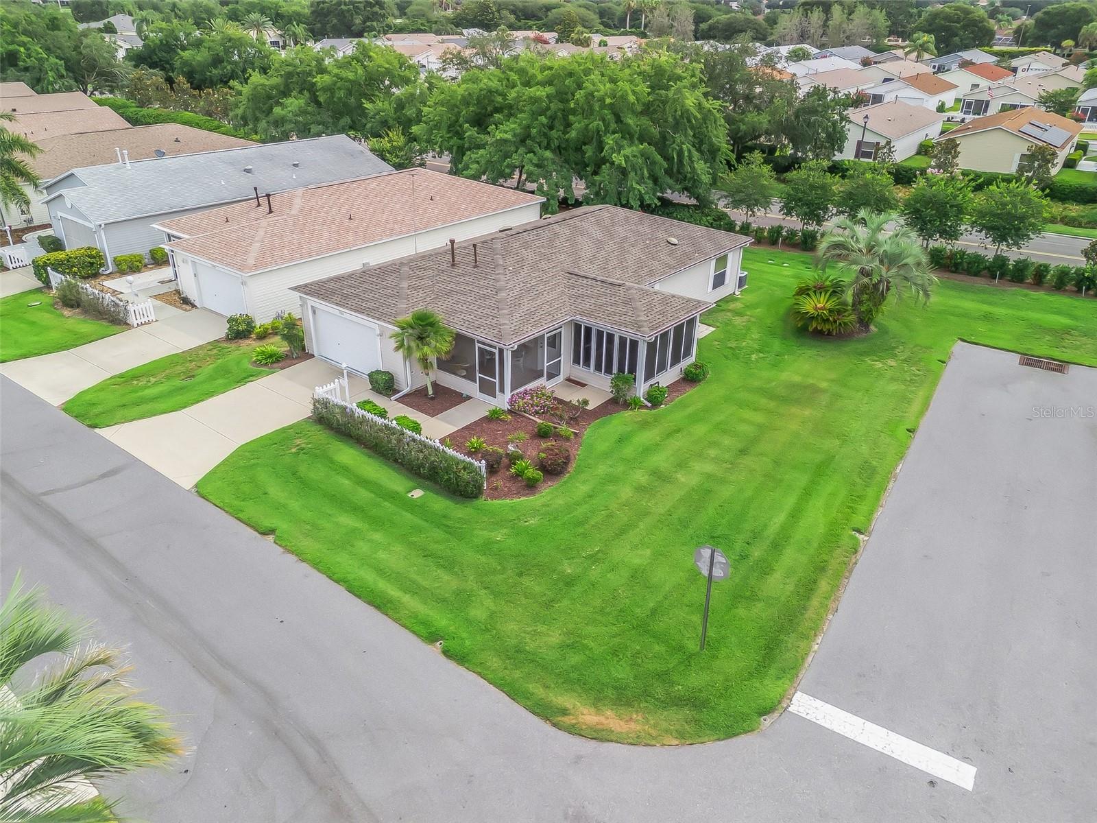 Image 3 of 47 For 17461 82nd Albemarle Avenue