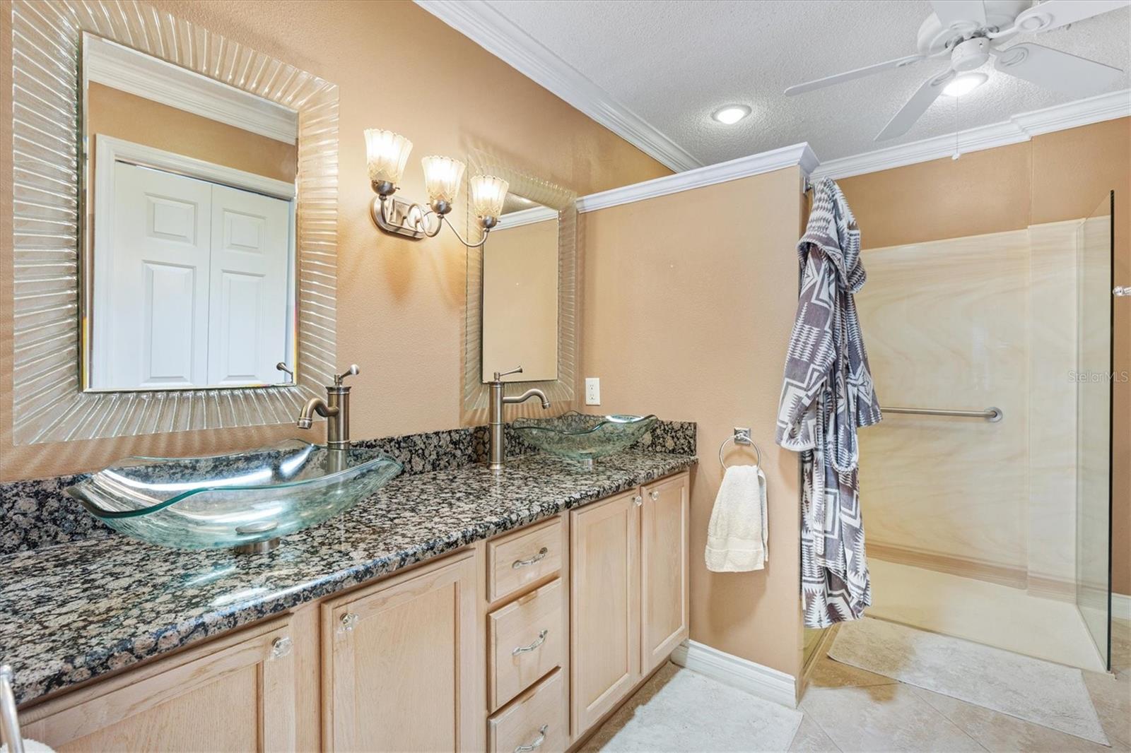 Image 19 of 41 For 2991 Saint Thomas Lane