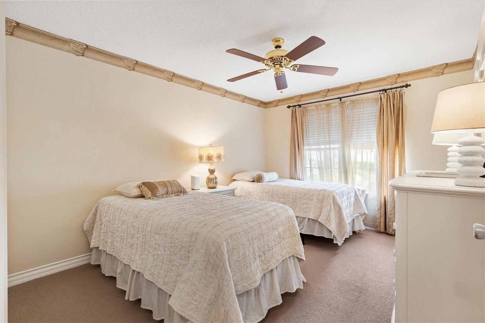 Image 21 of 41 For 2991 Saint Thomas Lane