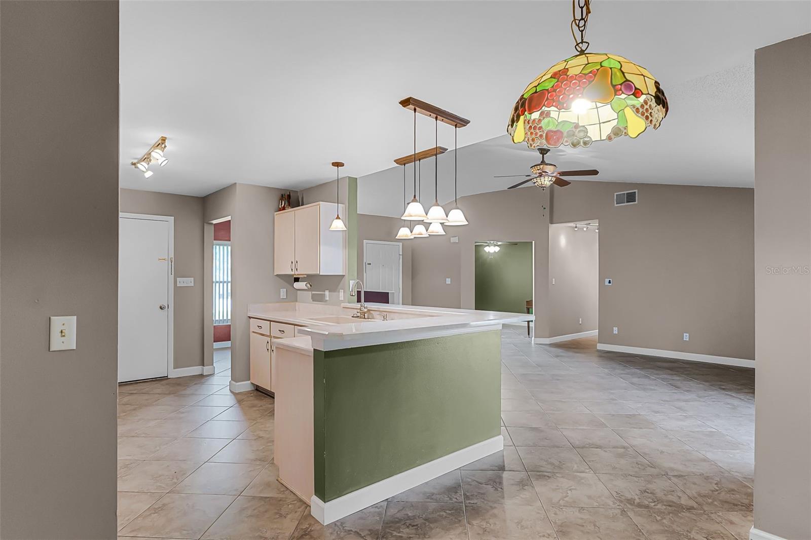 Image 14 of 61 For 15916 Indian Wells Court