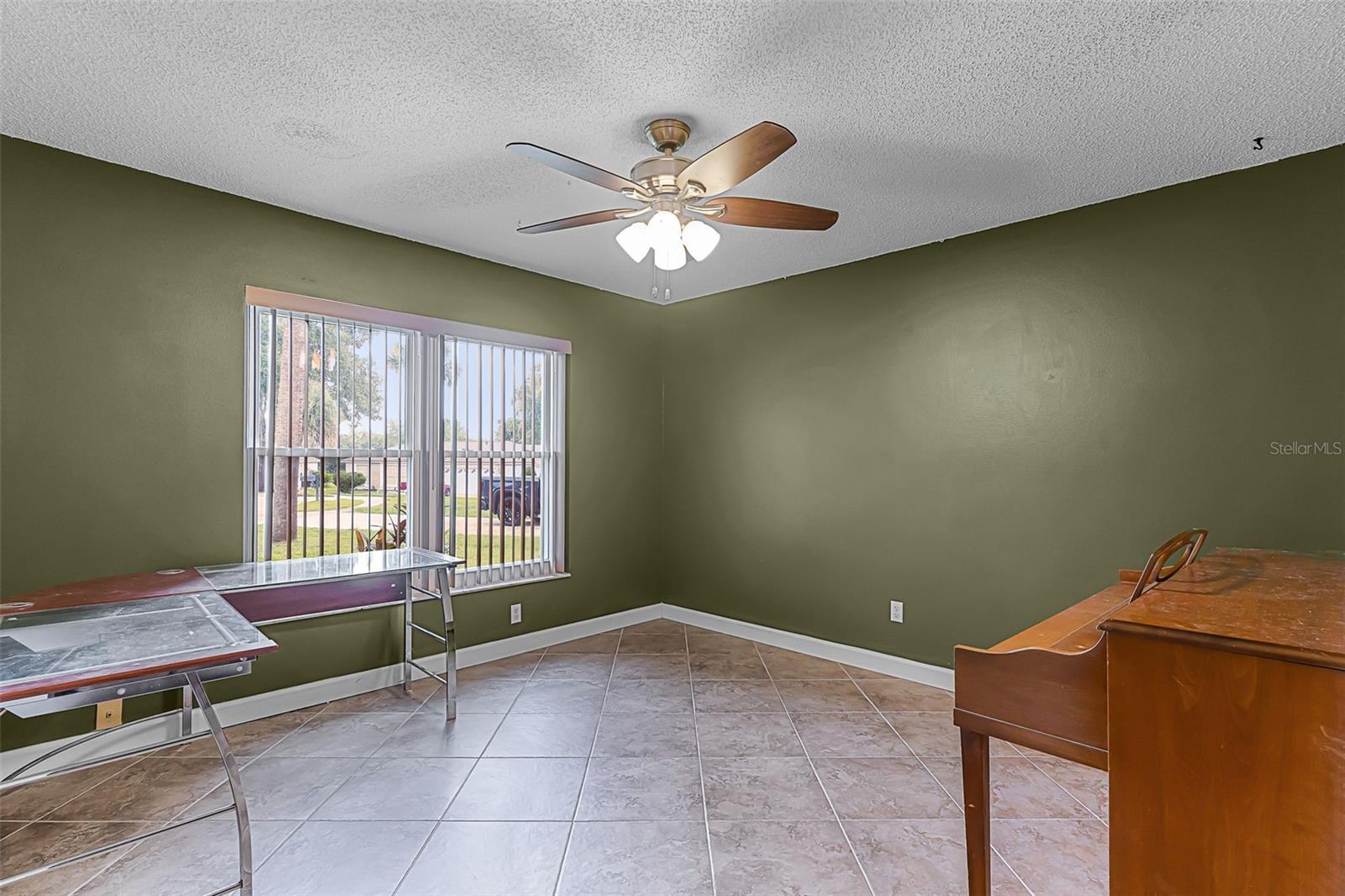Image 18 of 61 For 15916 Indian Wells Court