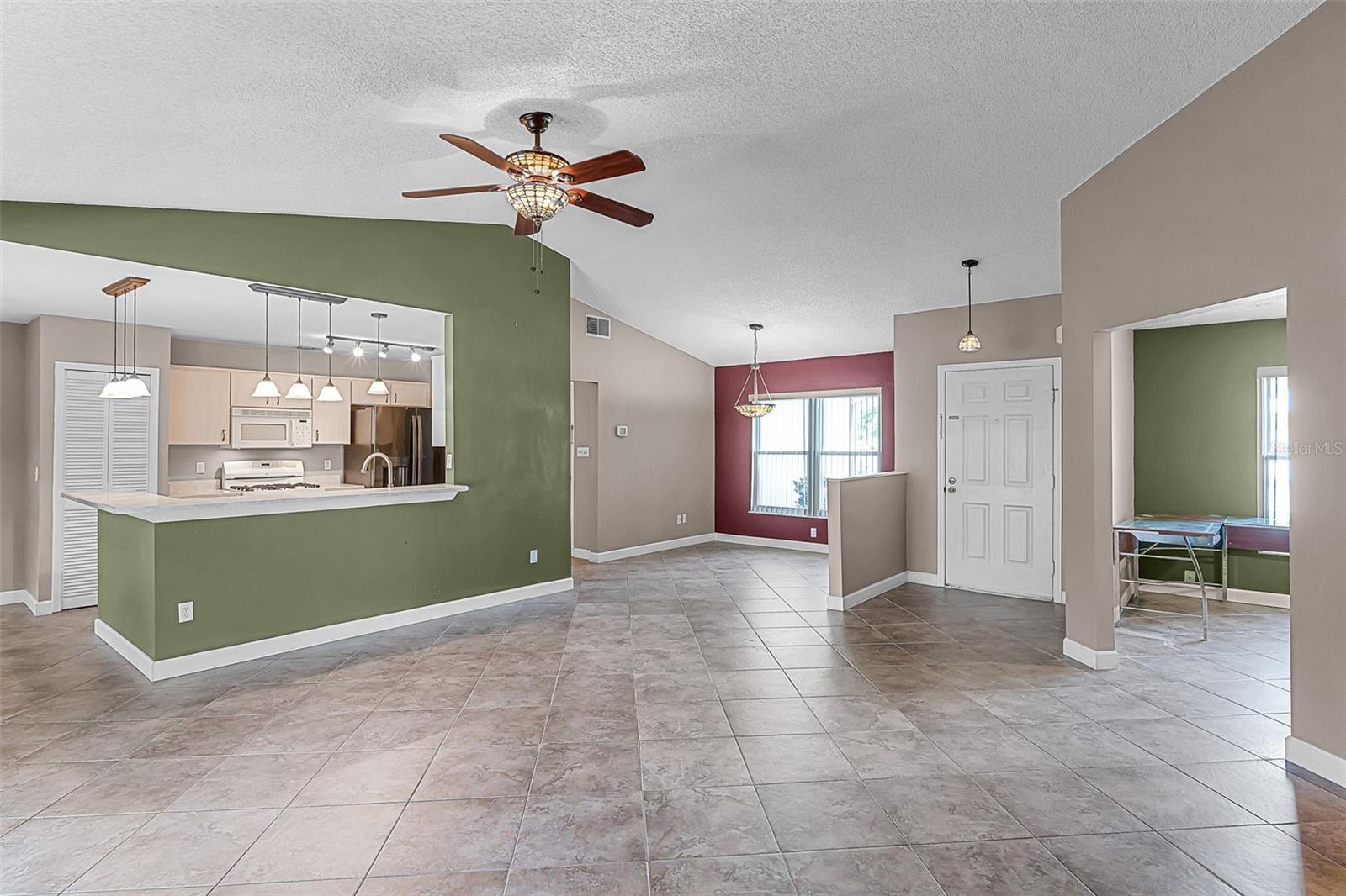 Image 4 of 61 For 15916 Indian Wells Court