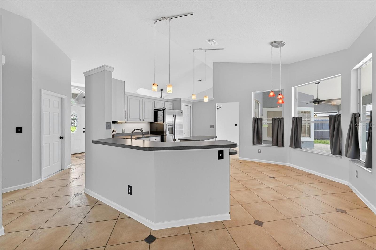 Image 13 of 78 For 2705 Bayview Dr