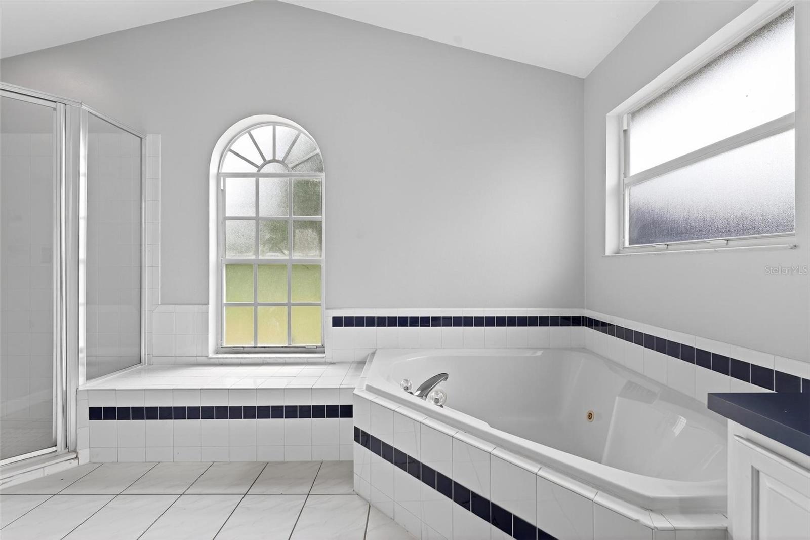 Image 22 of 78 For 2705 Bayview Dr