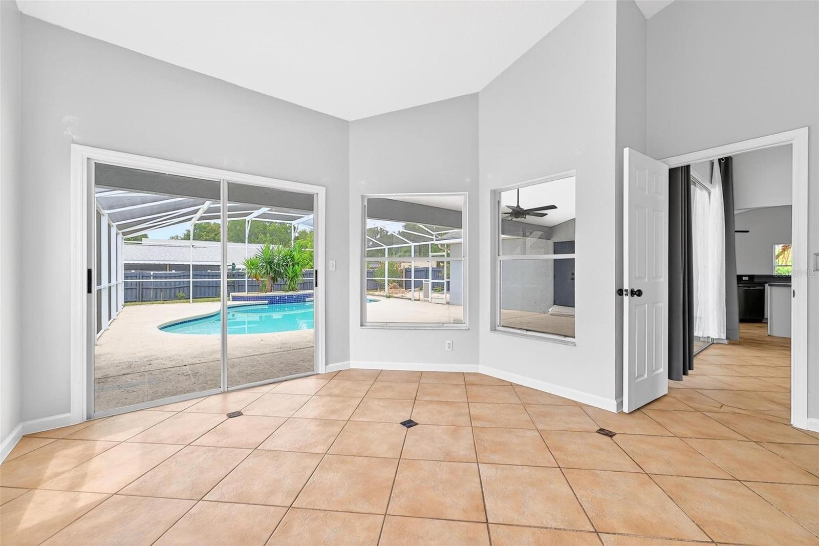 Image 27 of 78 For 2705 Bayview Dr