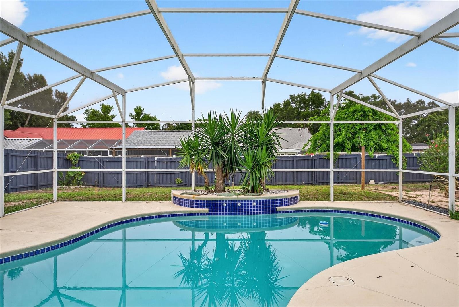 Image 3 of 78 For 2705 Bayview Dr