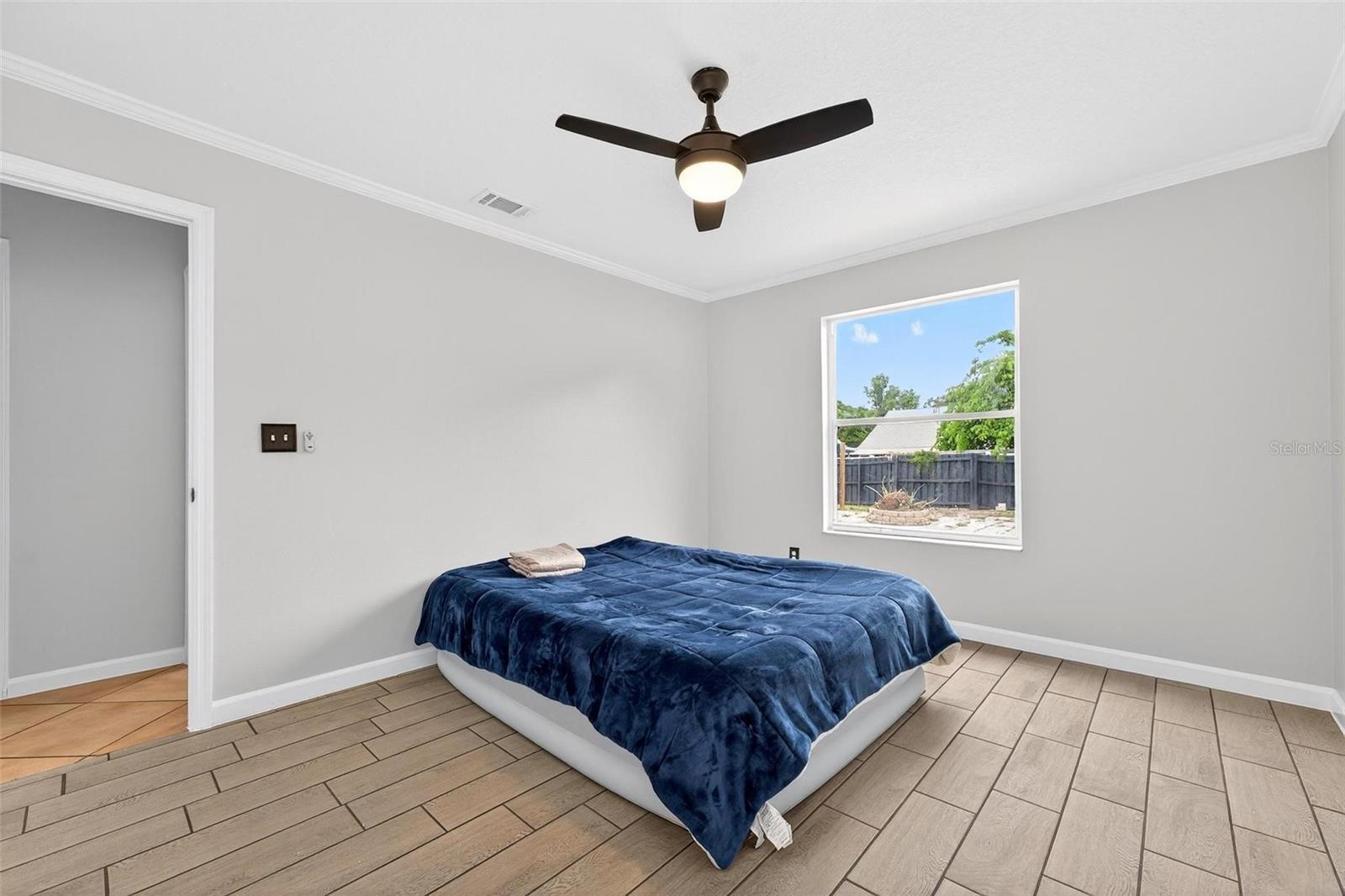 Image 35 of 78 For 2705 Bayview Dr