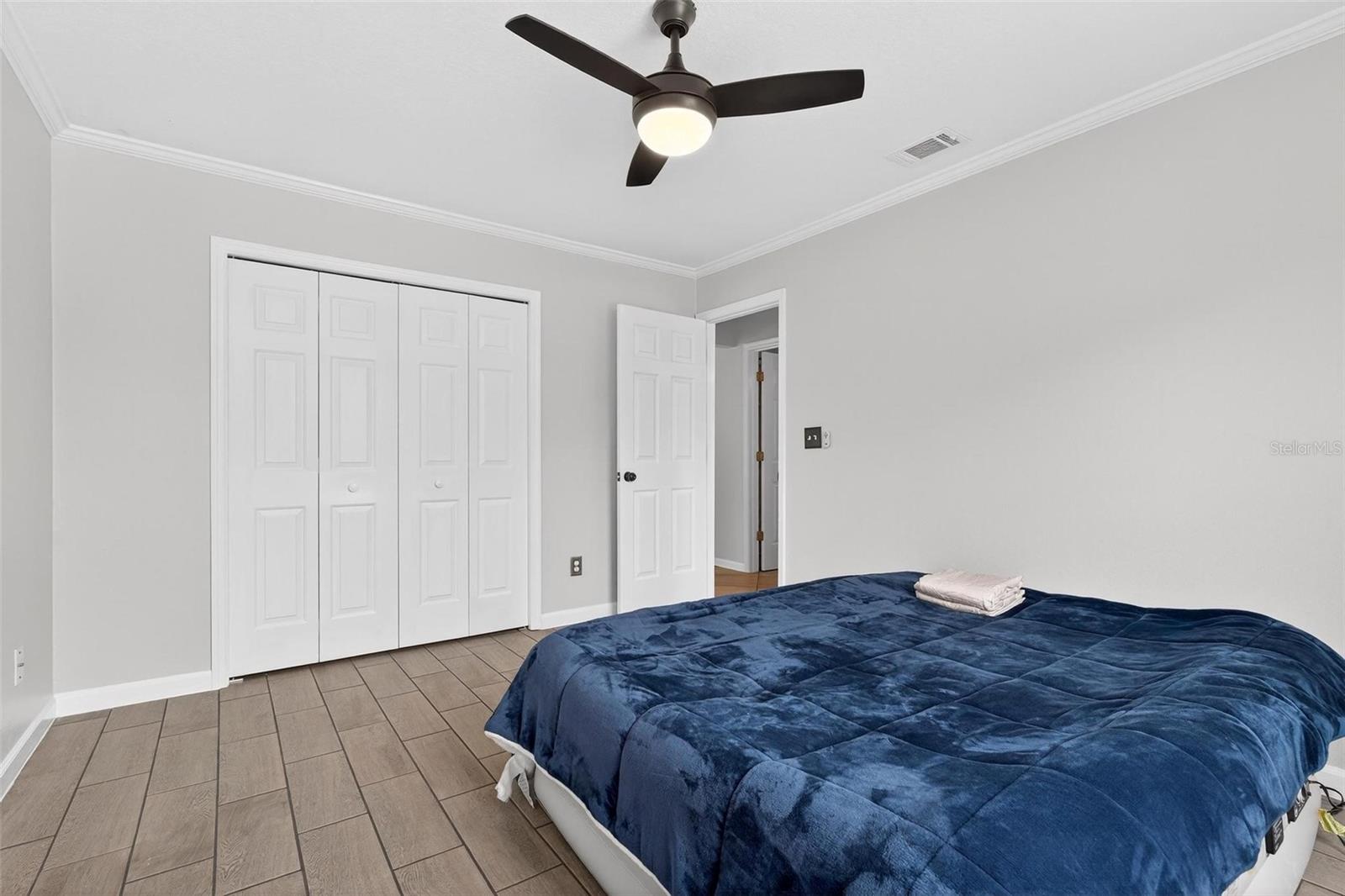 Image 36 of 78 For 2705 Bayview Dr