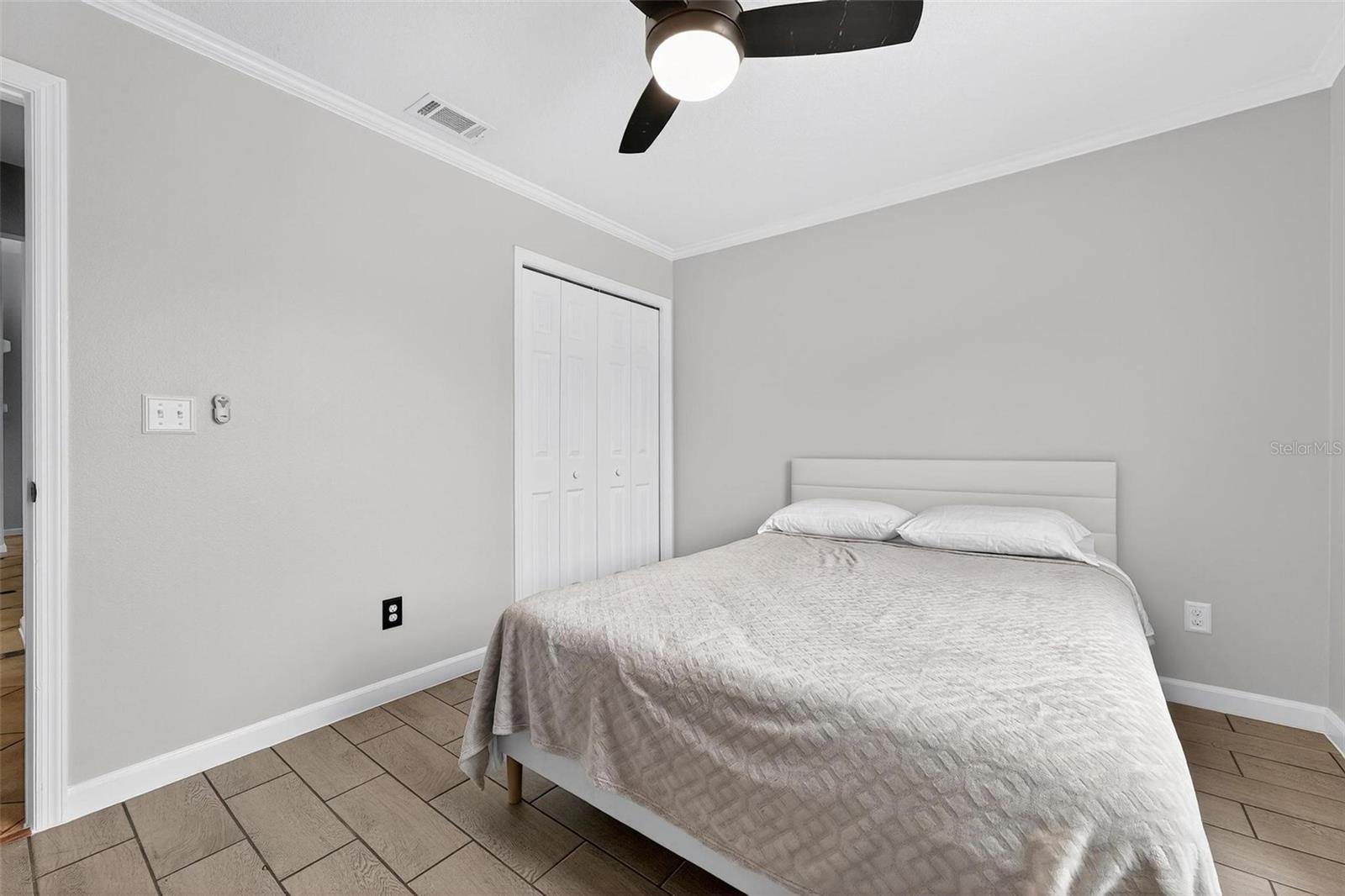 Image 38 of 78 For 2705 Bayview Dr