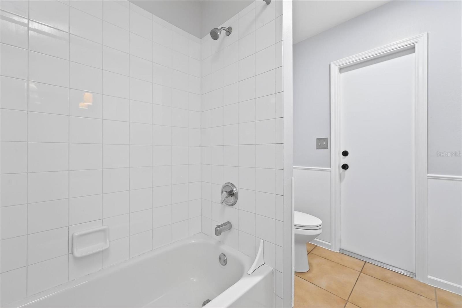 Image 41 of 78 For 2705 Bayview Dr