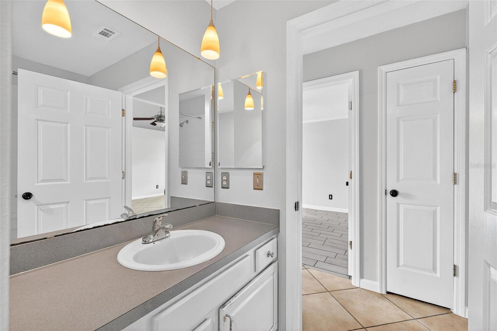 Image 42 of 78 For 2705 Bayview Dr