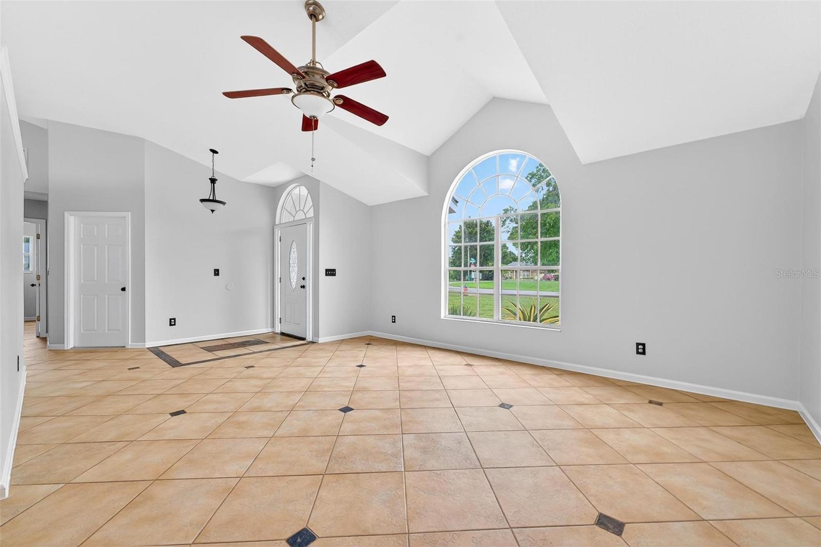 Image 8 of 78 For 2705 Bayview Dr