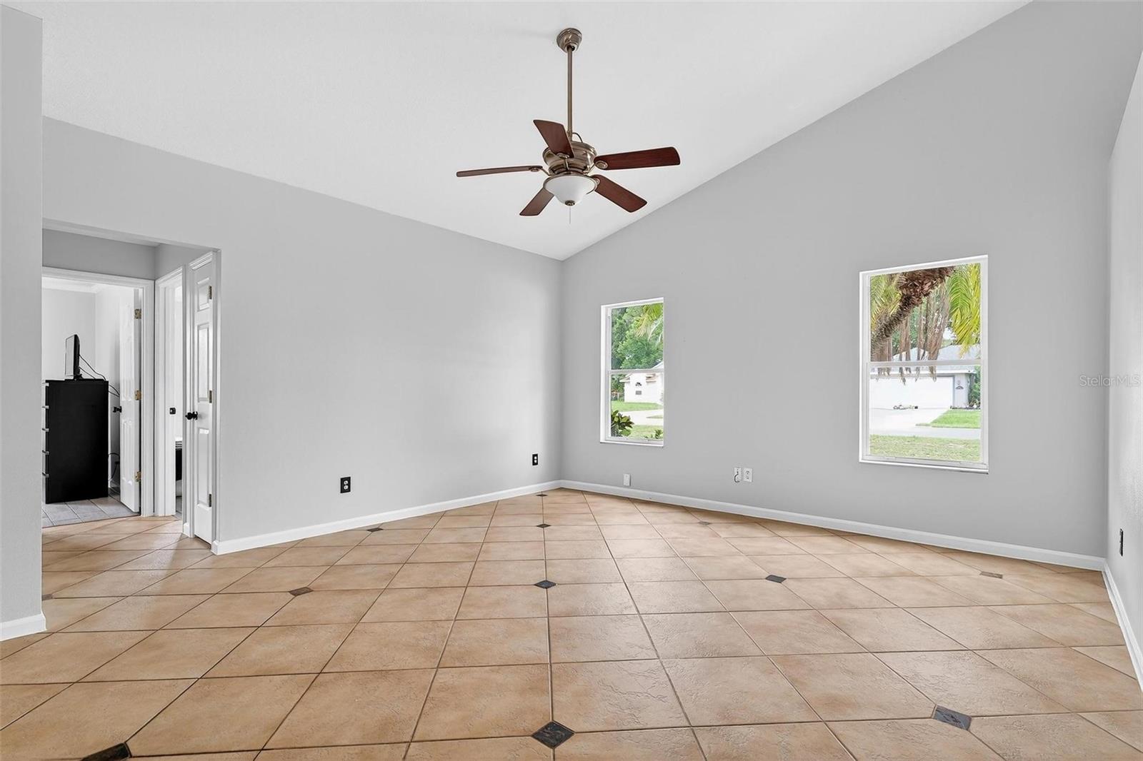 Image 9 of 78 For 2705 Bayview Dr