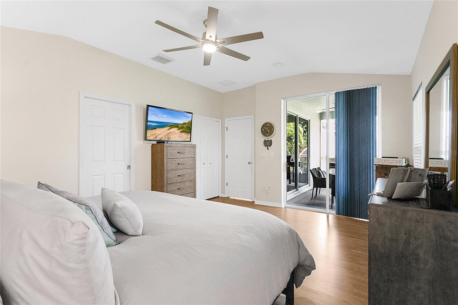 Image 13 of 30 For 5562 Charleston Avenue