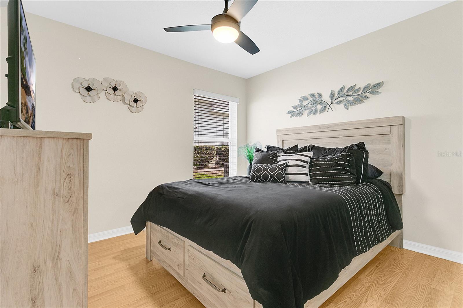 Image 16 of 30 For 5562 Charleston Avenue