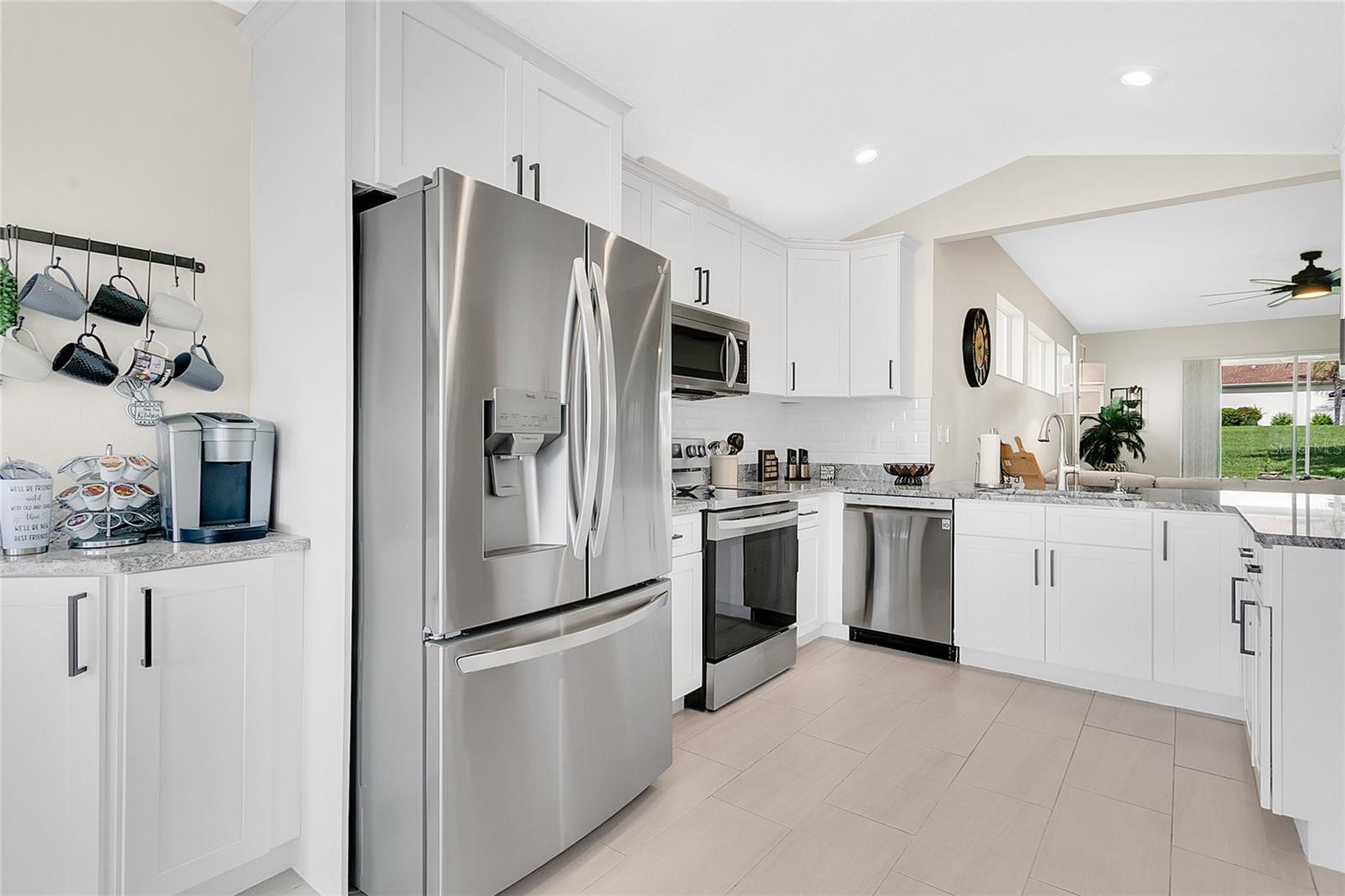 Image 4 of 30 For 5562 Charleston Avenue