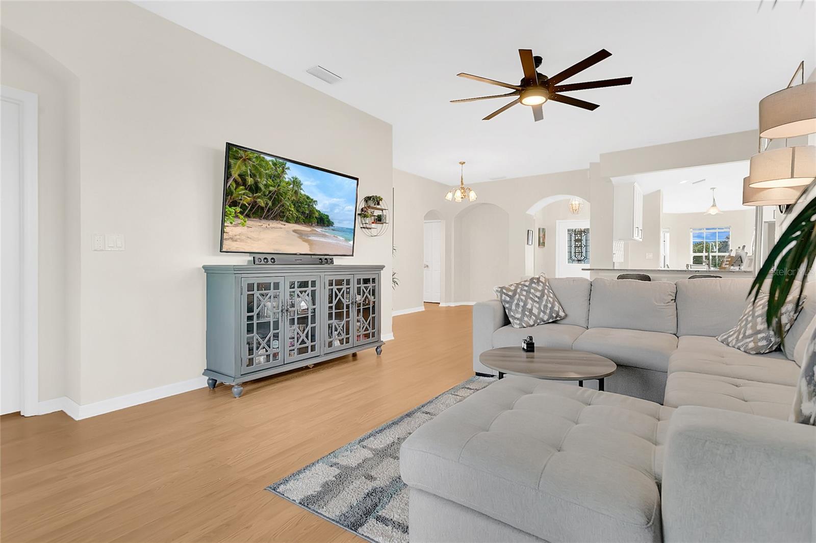 Image 9 of 30 For 5562 Charleston Avenue