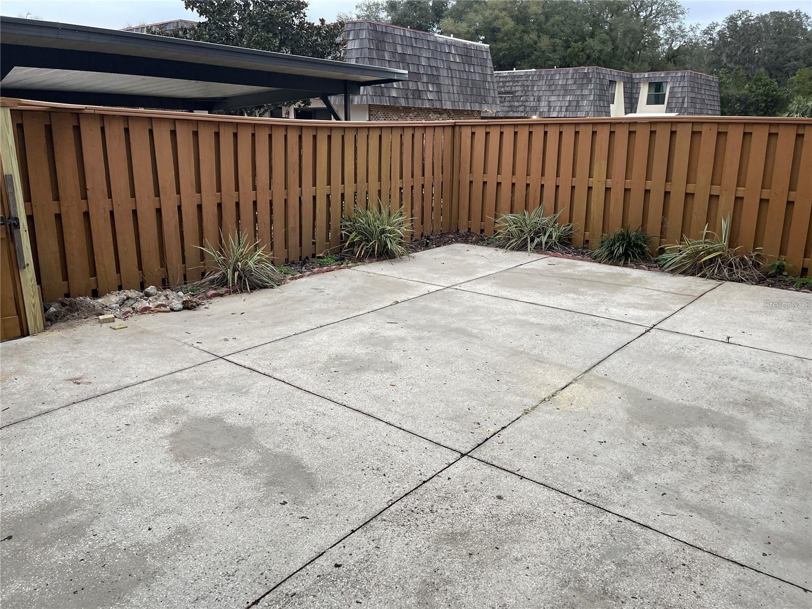 Image 2 of 18 For 2925 Poplar Avenue