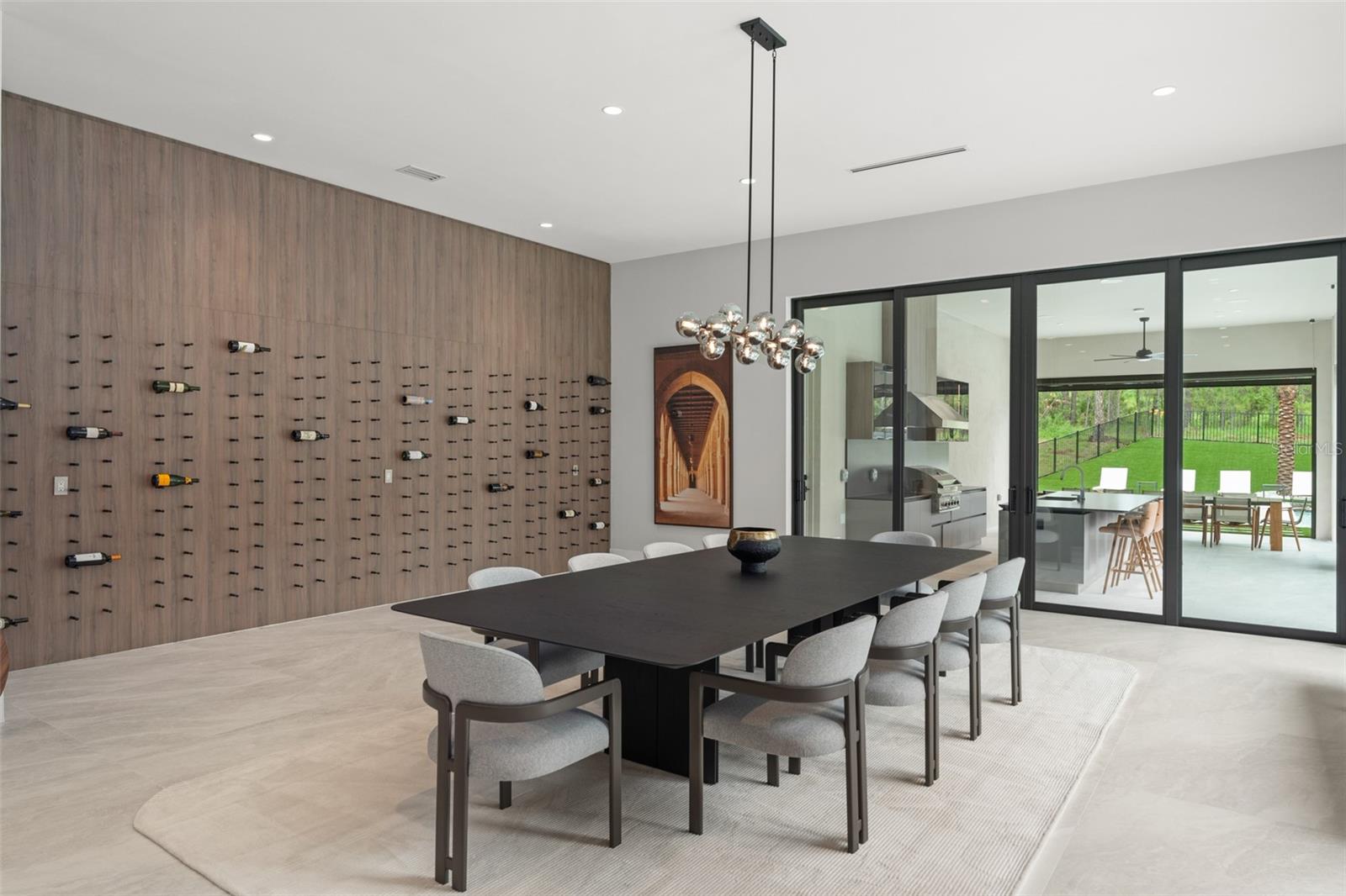 Listing photo id 14 for 16320 Pendio Drive