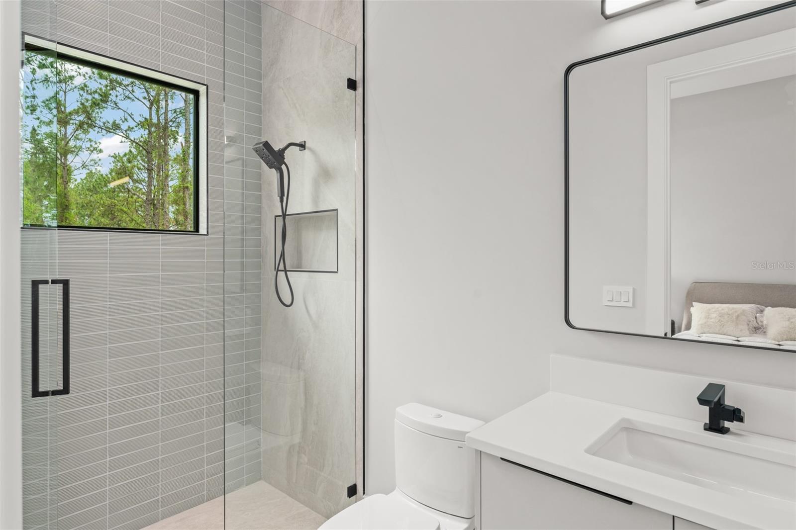 Listing photo id 28 for 16320 Pendio Drive