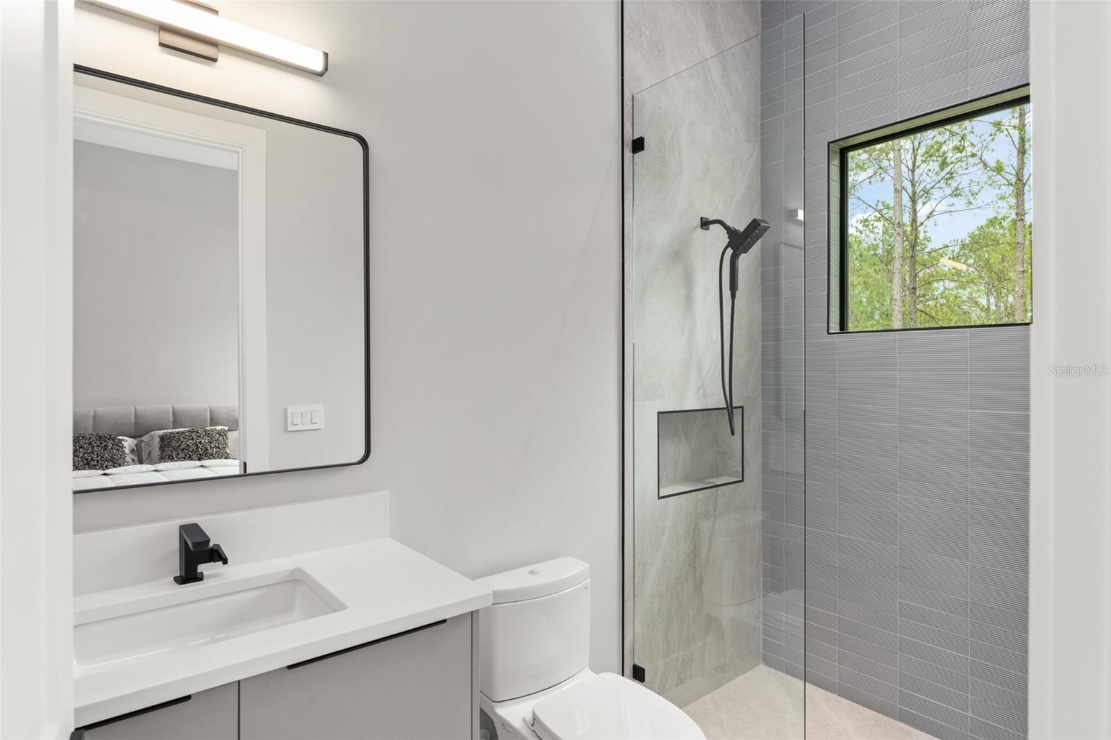 Listing photo id 32 for 16320 Pendio Drive