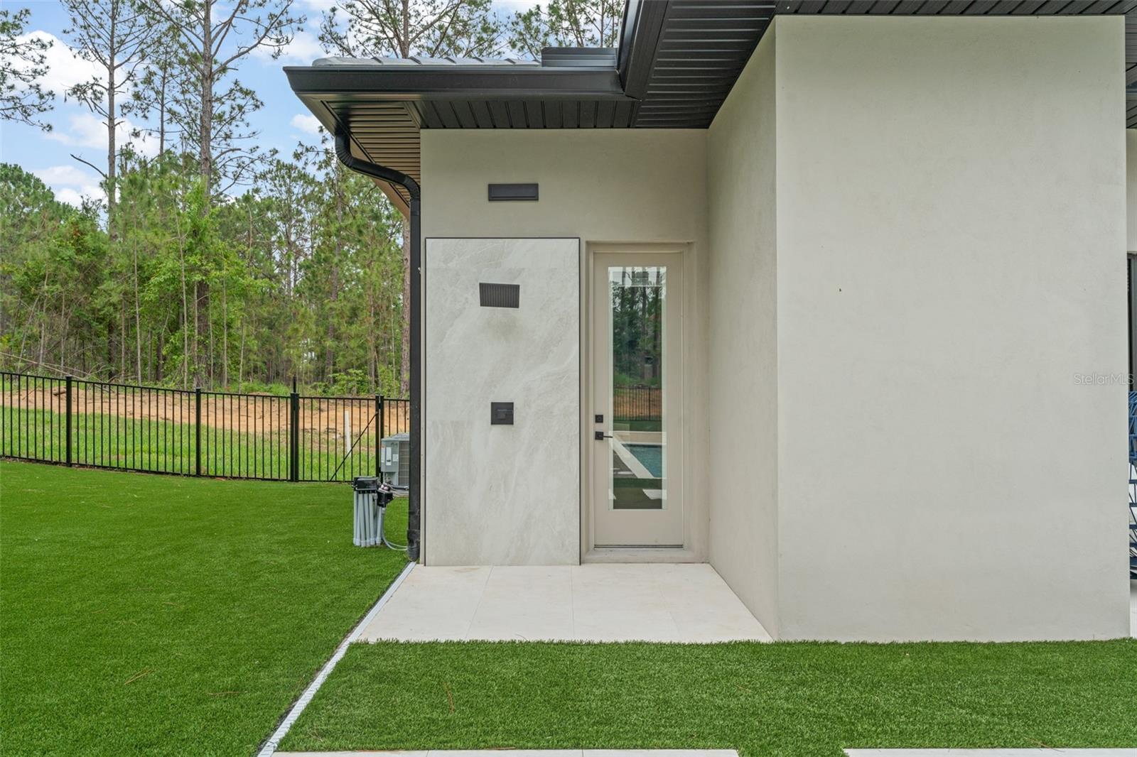 Listing photo id 54 for 16320 Pendio Drive