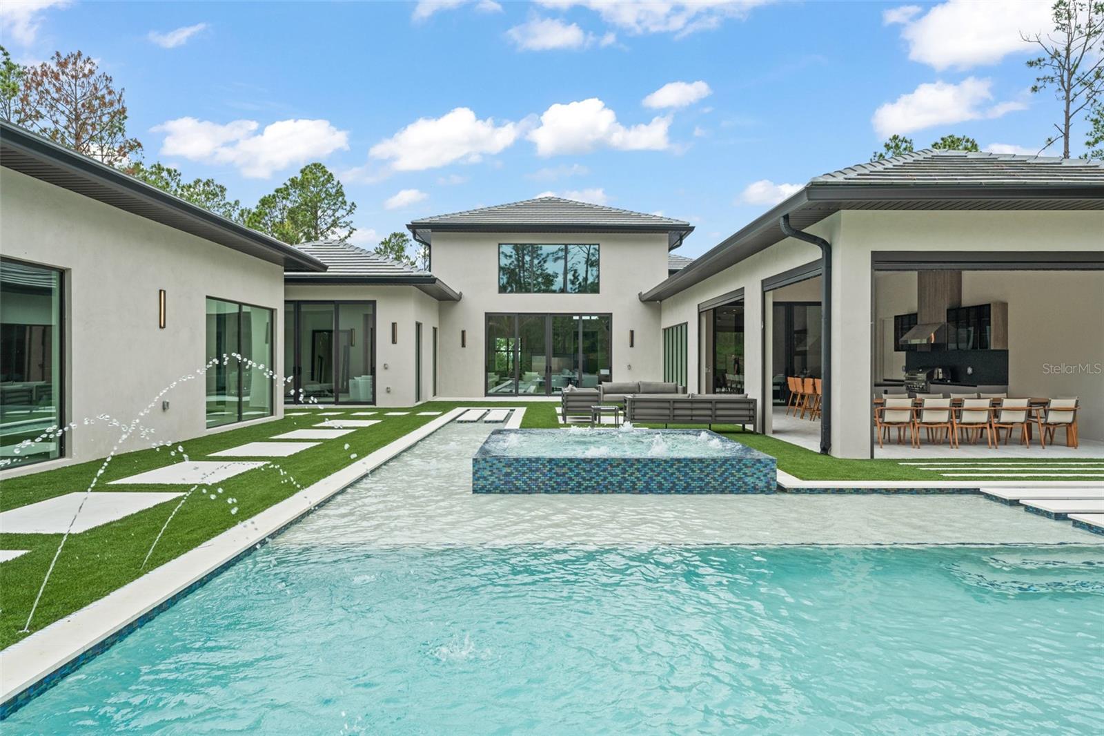 Listing photo id 59 for 16320 Pendio Drive