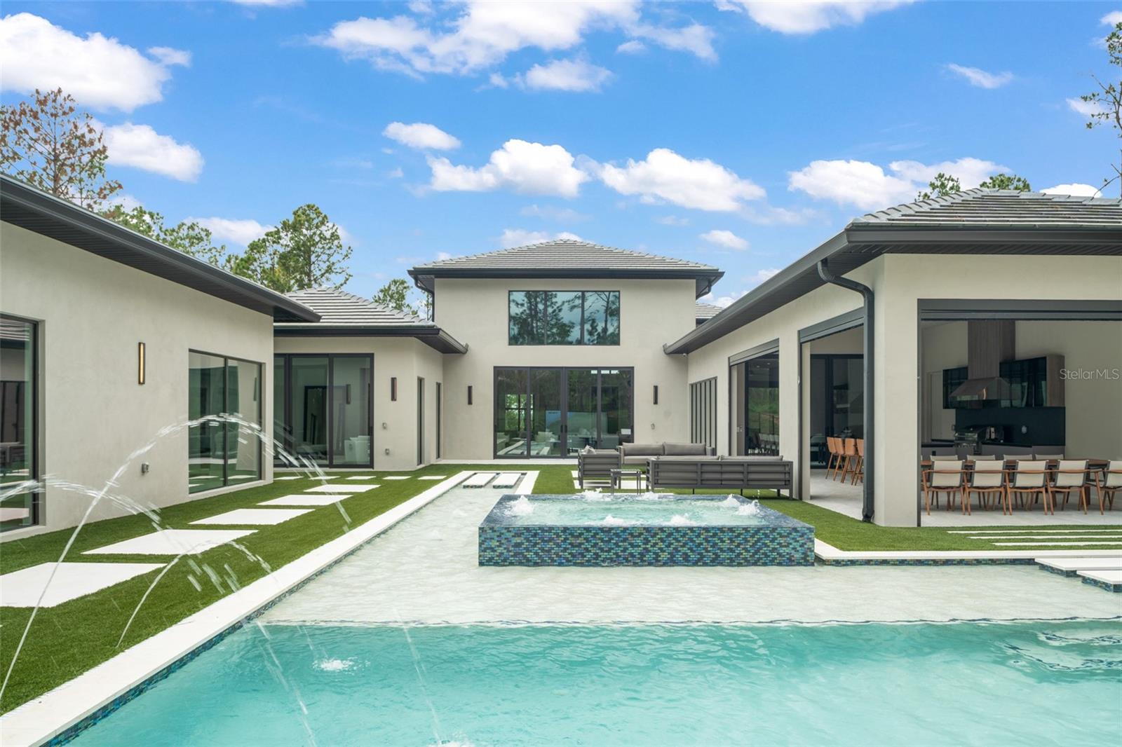 Listing photo id 61 for 16320 Pendio Drive