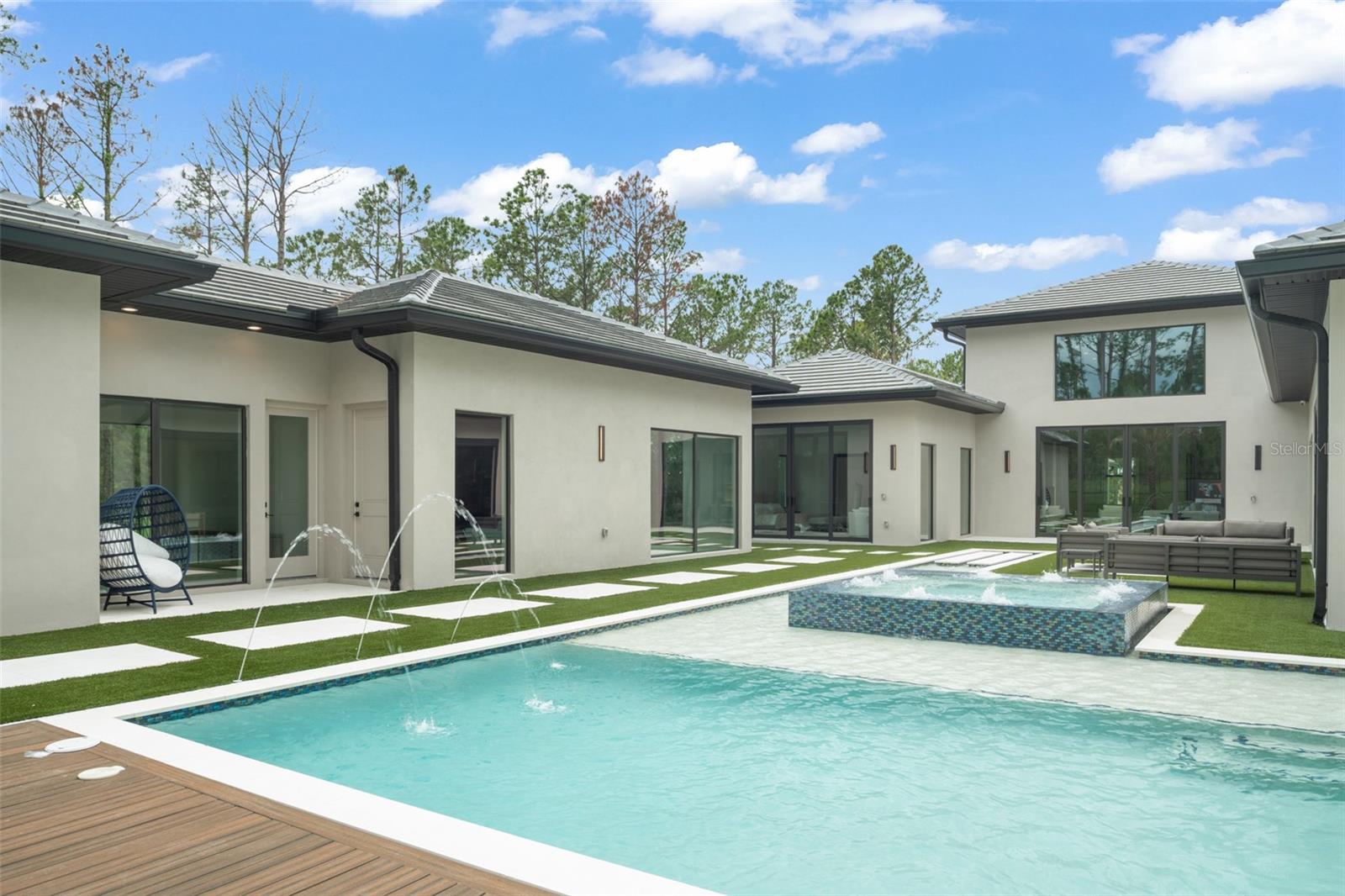 Listing photo id 62 for 16320 Pendio Drive