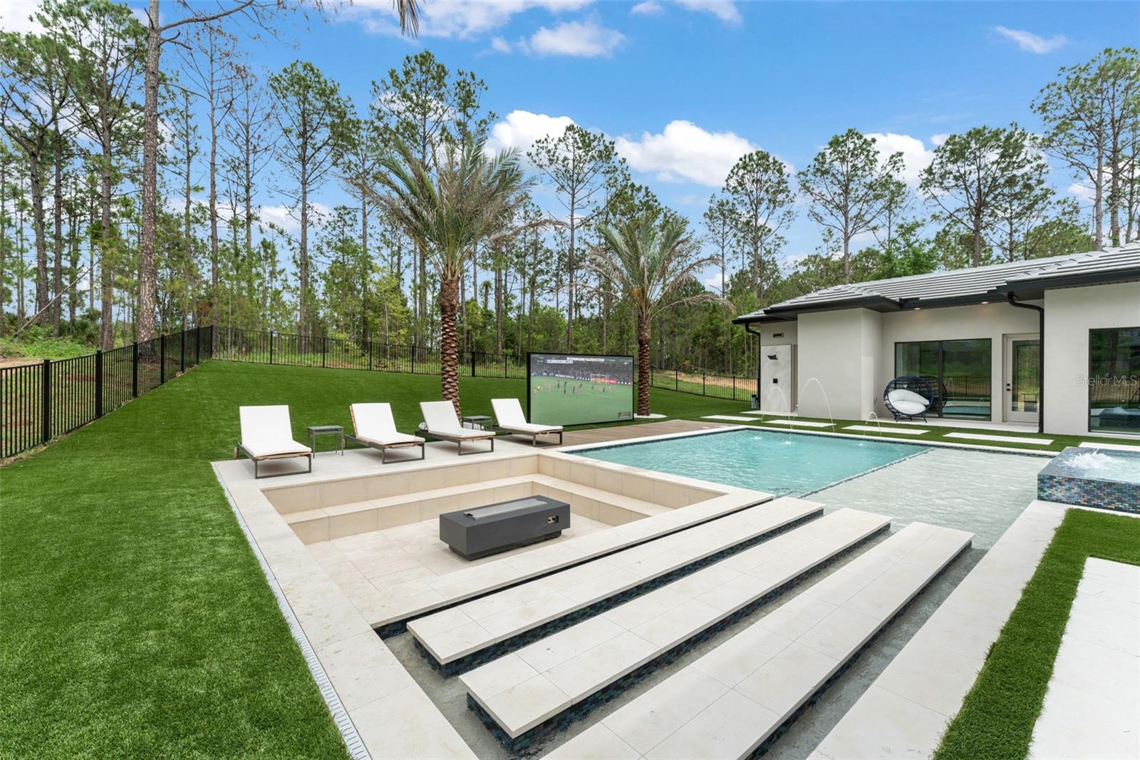 Listing photo id 64 for 16320 Pendio Drive