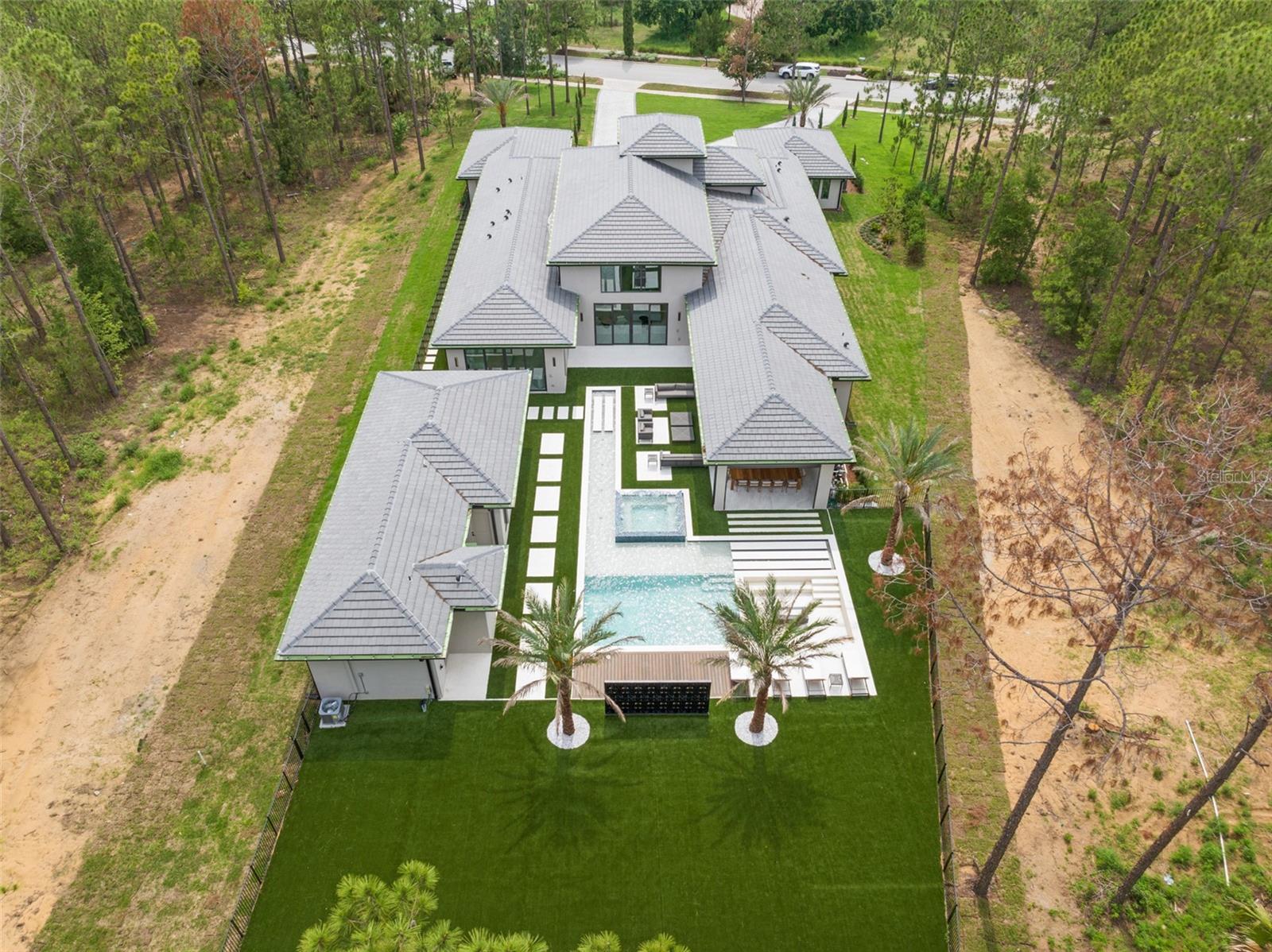 Listing photo id 69 for 16320 Pendio Drive
