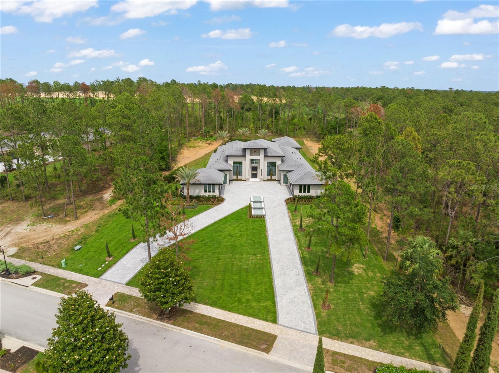 Listing photo id 71 for 16320 Pendio Drive