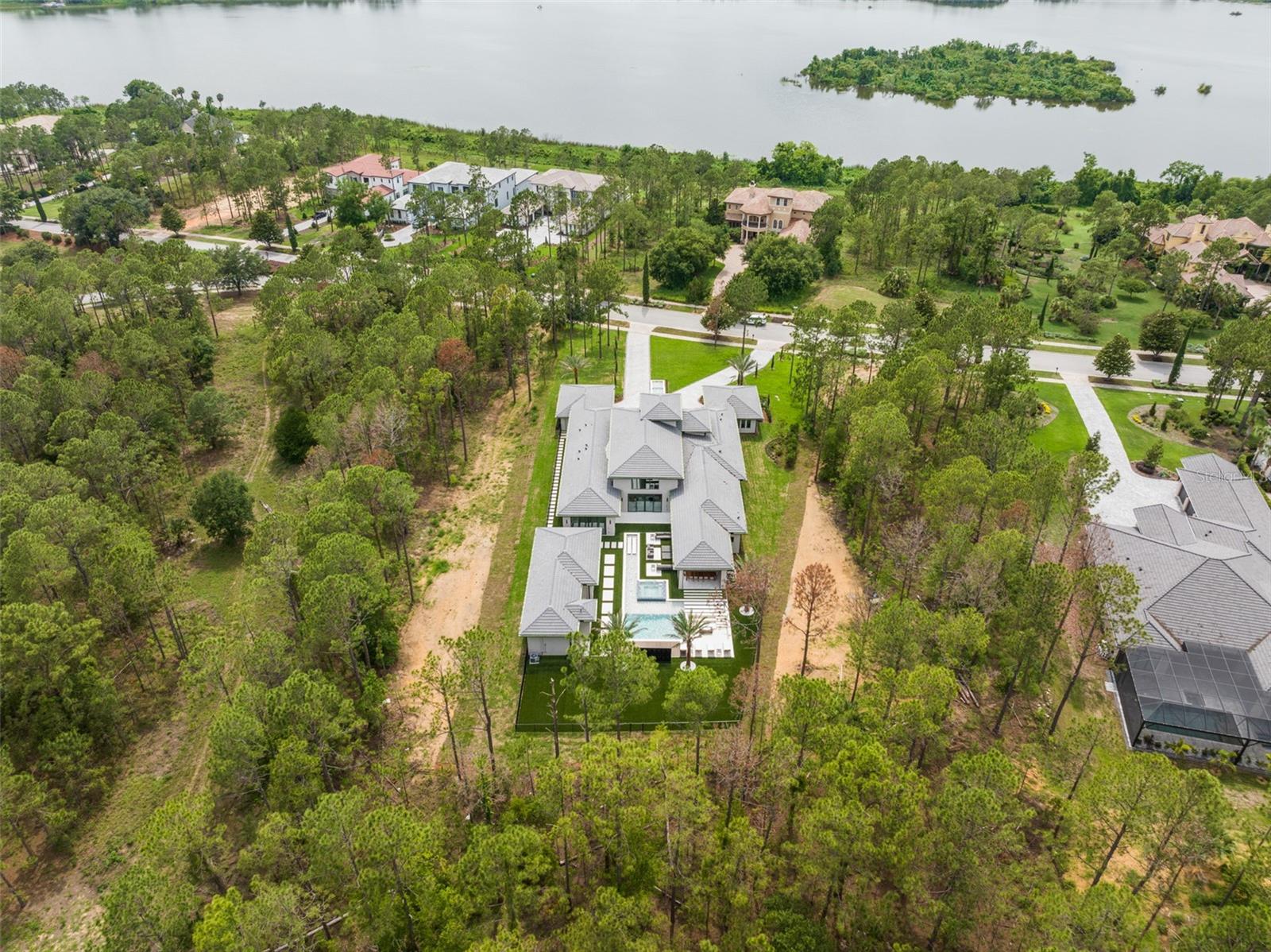 Listing photo id 76 for 16320 Pendio Drive