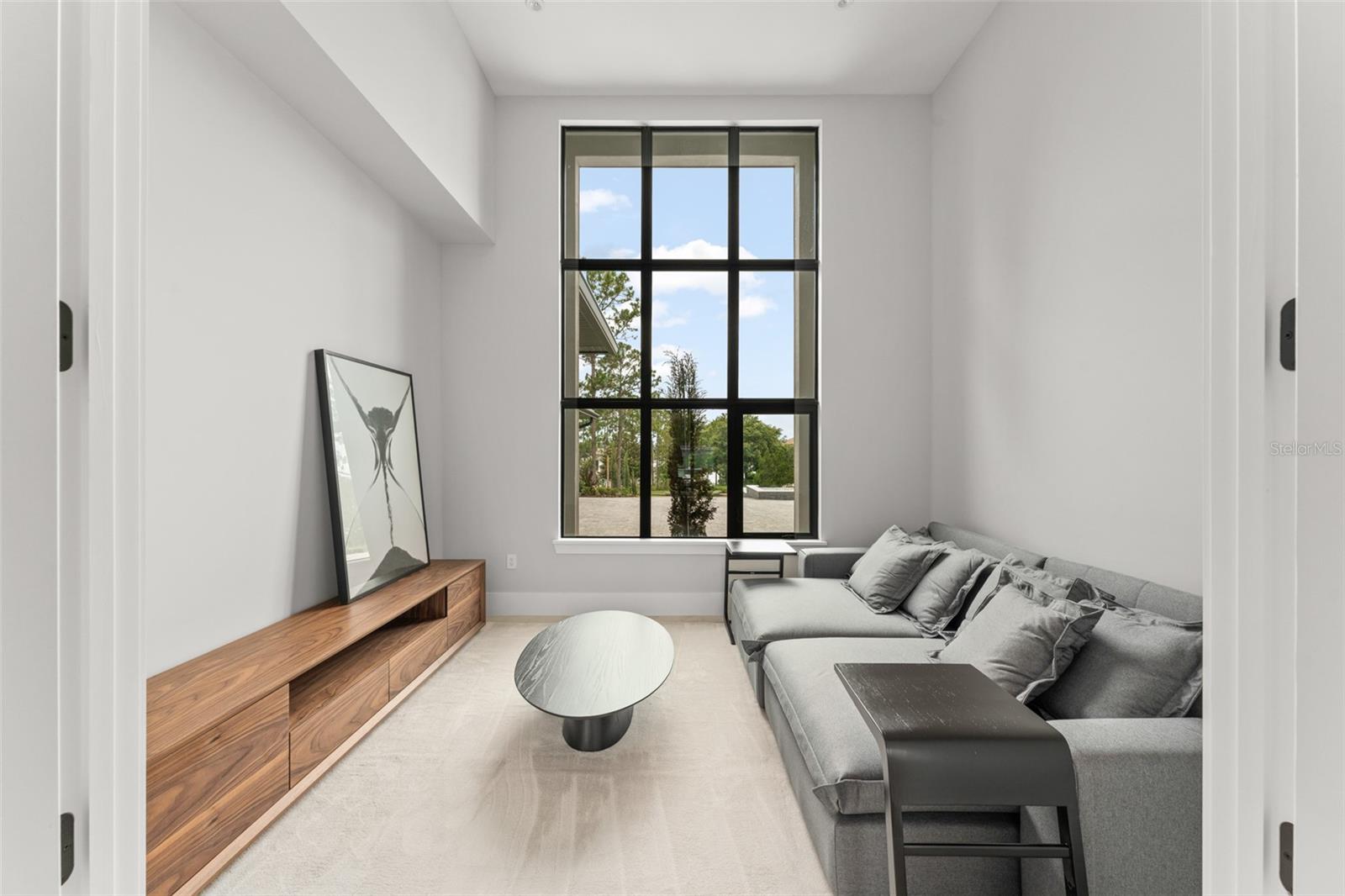 Listing photo id 6 for 16320 Pendio Drive