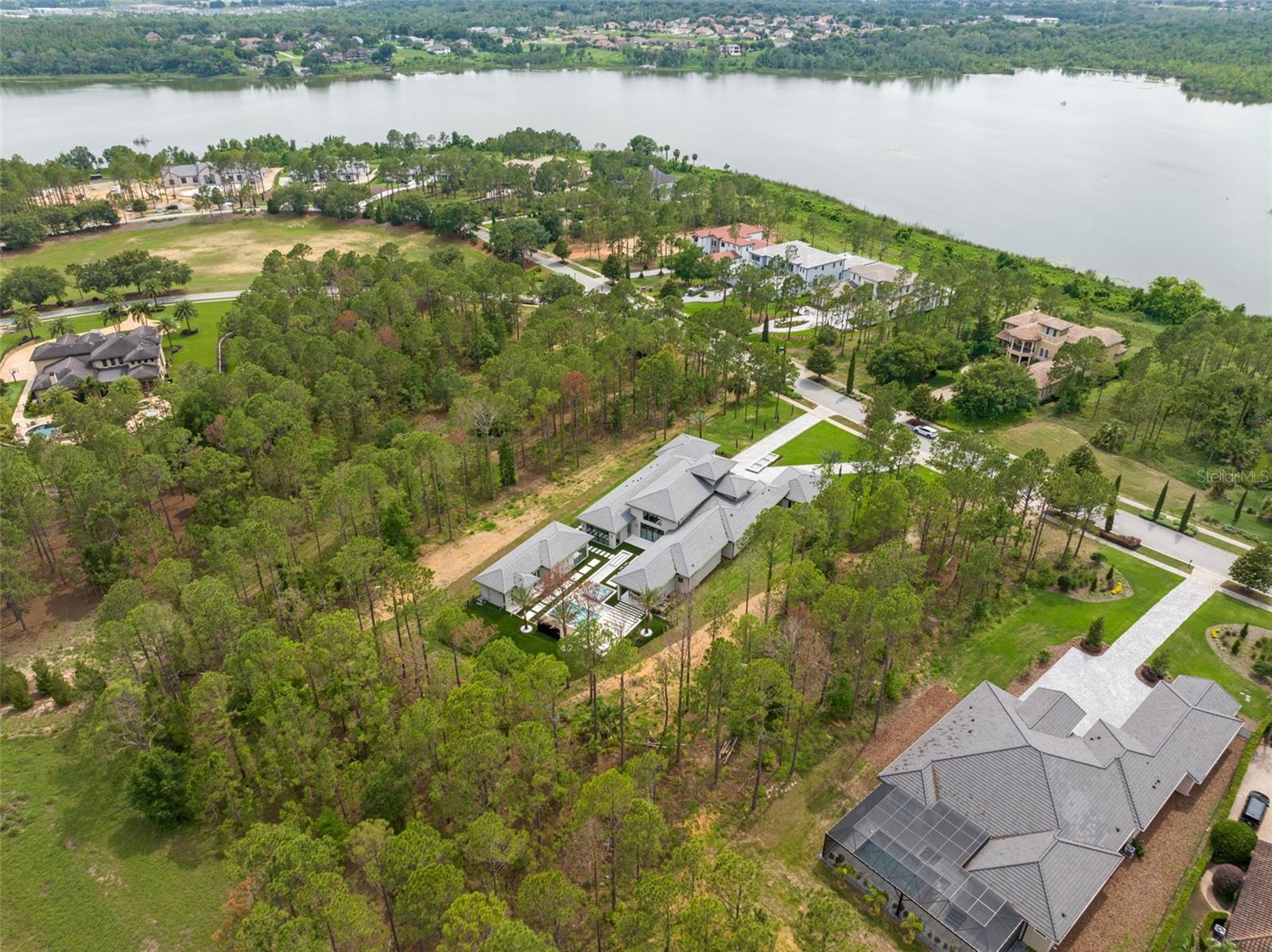 Listing photo id 81 for 16320 Pendio Drive