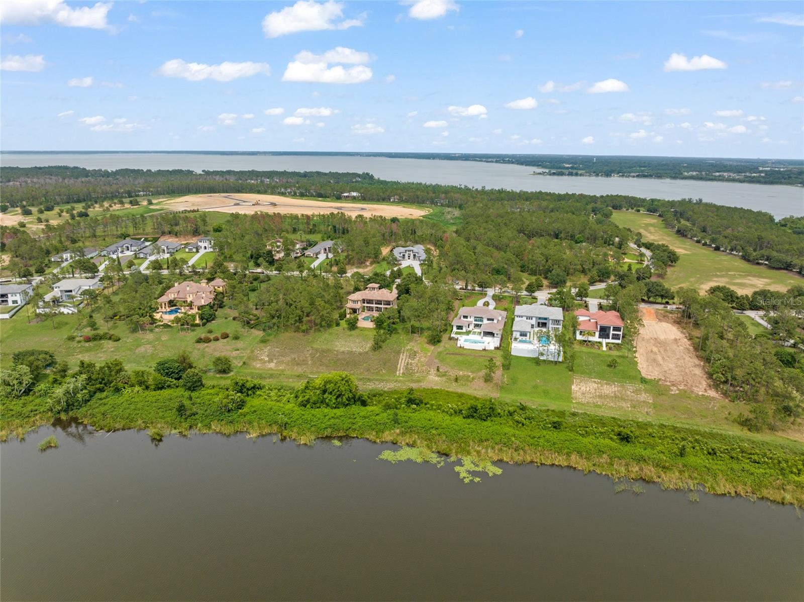 Listing photo id 82 for 16320 Pendio Drive