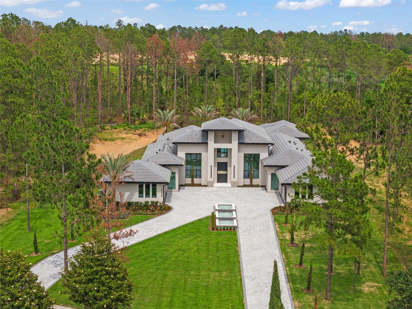 Listing photo id 84 for 16320 Pendio Drive
