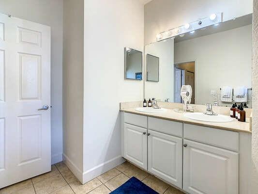Image 28 of 38 For 2950 Lucayan Harbour Circle 105