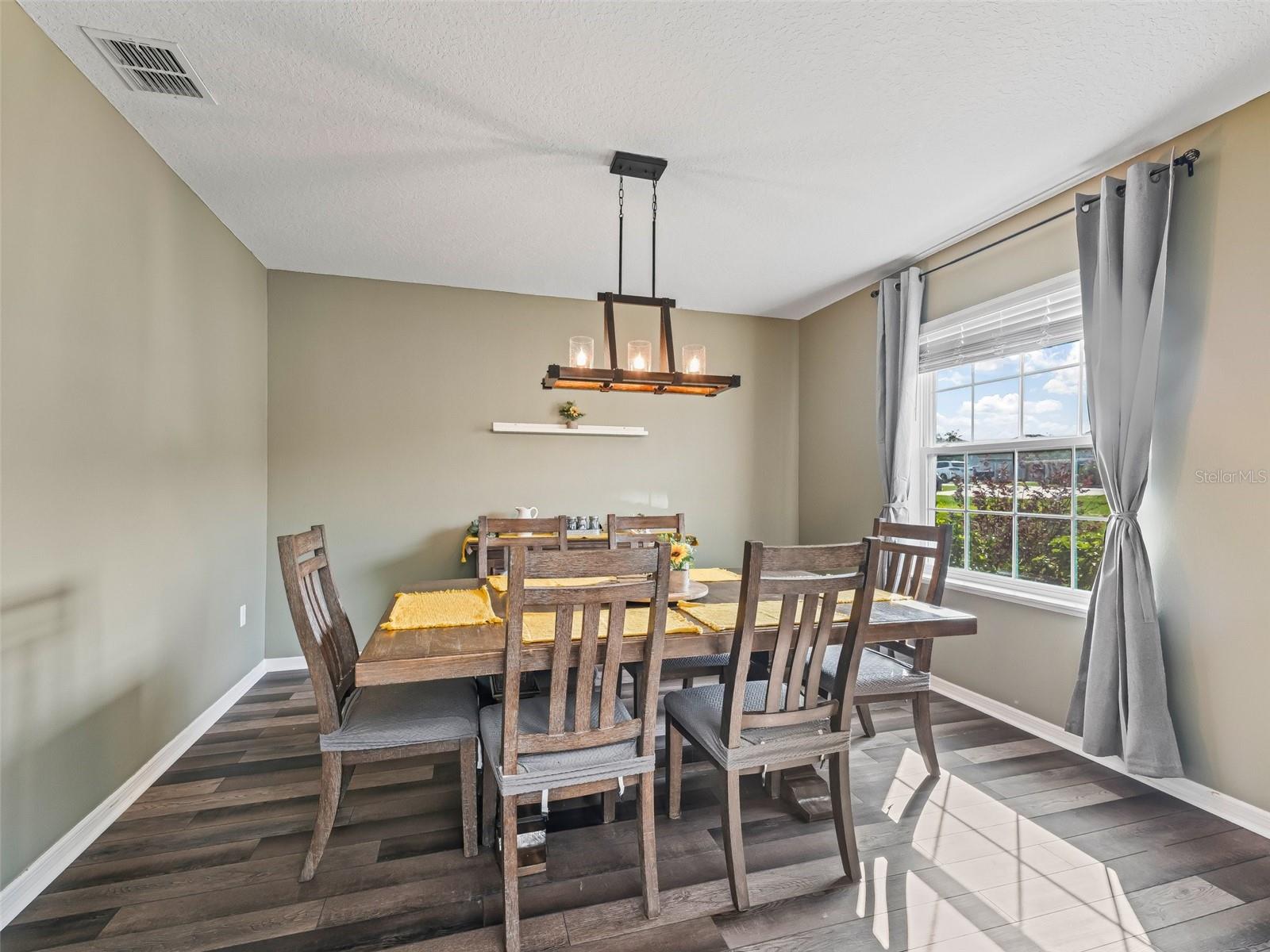 Image 6 of 57 For 1824 Forest Glen Drive