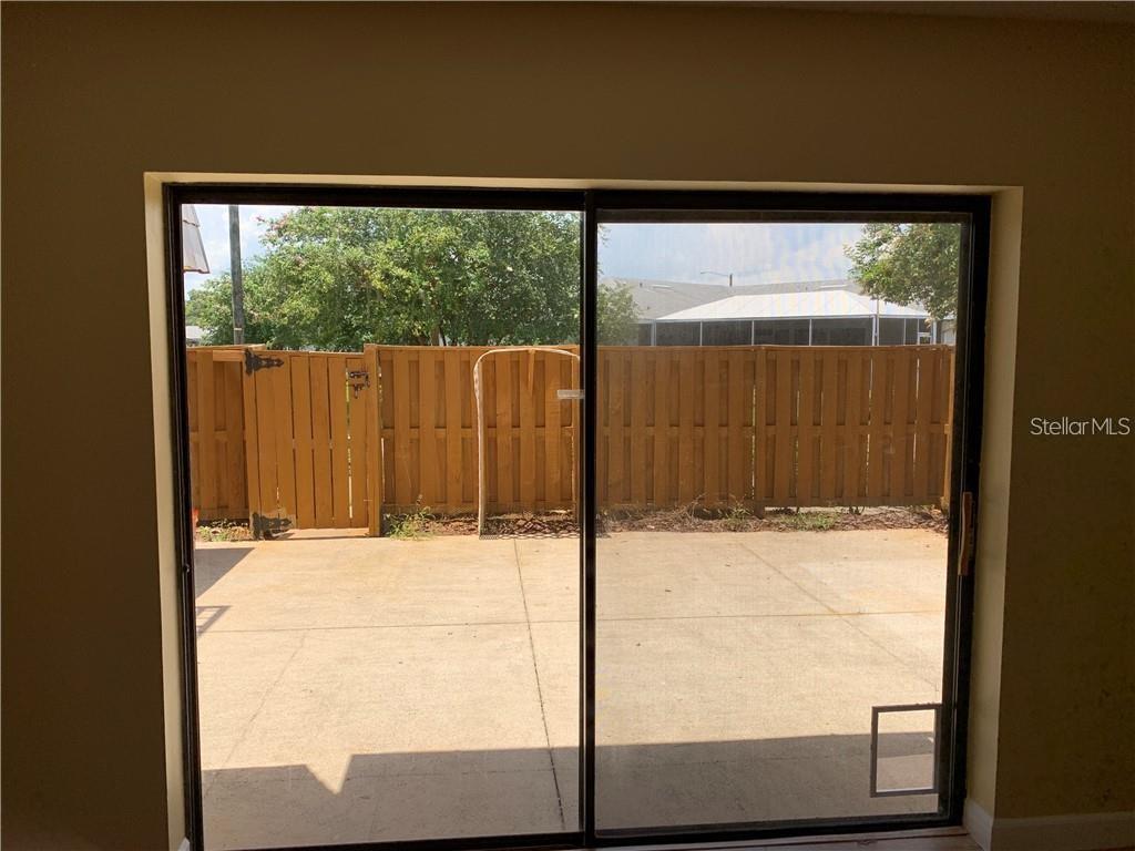 Image 3 of 14 For 2946 Poplar Avenue