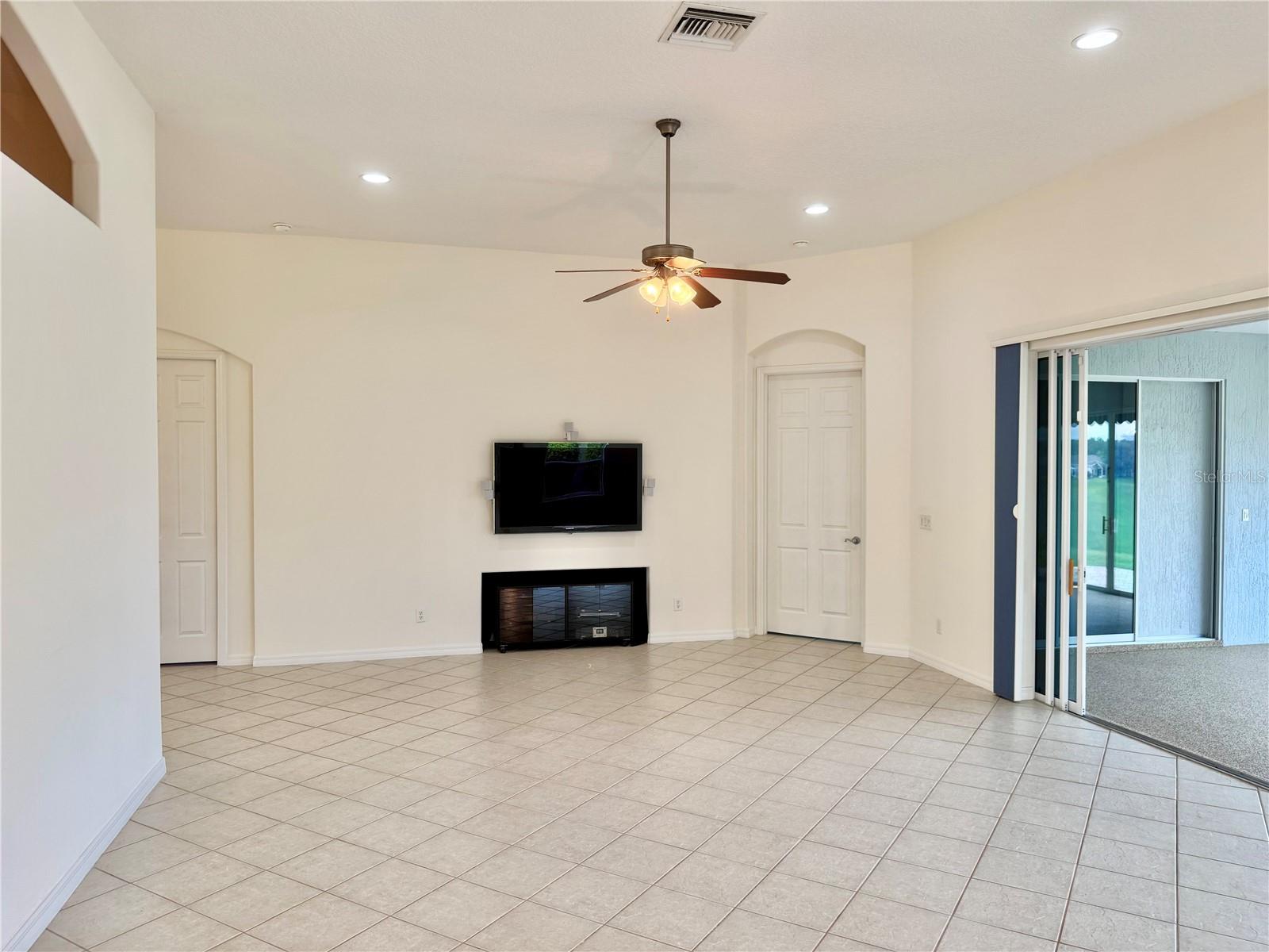 Image 16 of 87 For 20936 Royal St Georges Lane