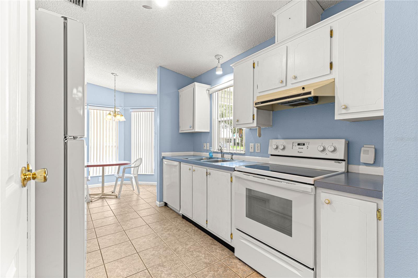 Image 12 of 54 For 729 Agua Way